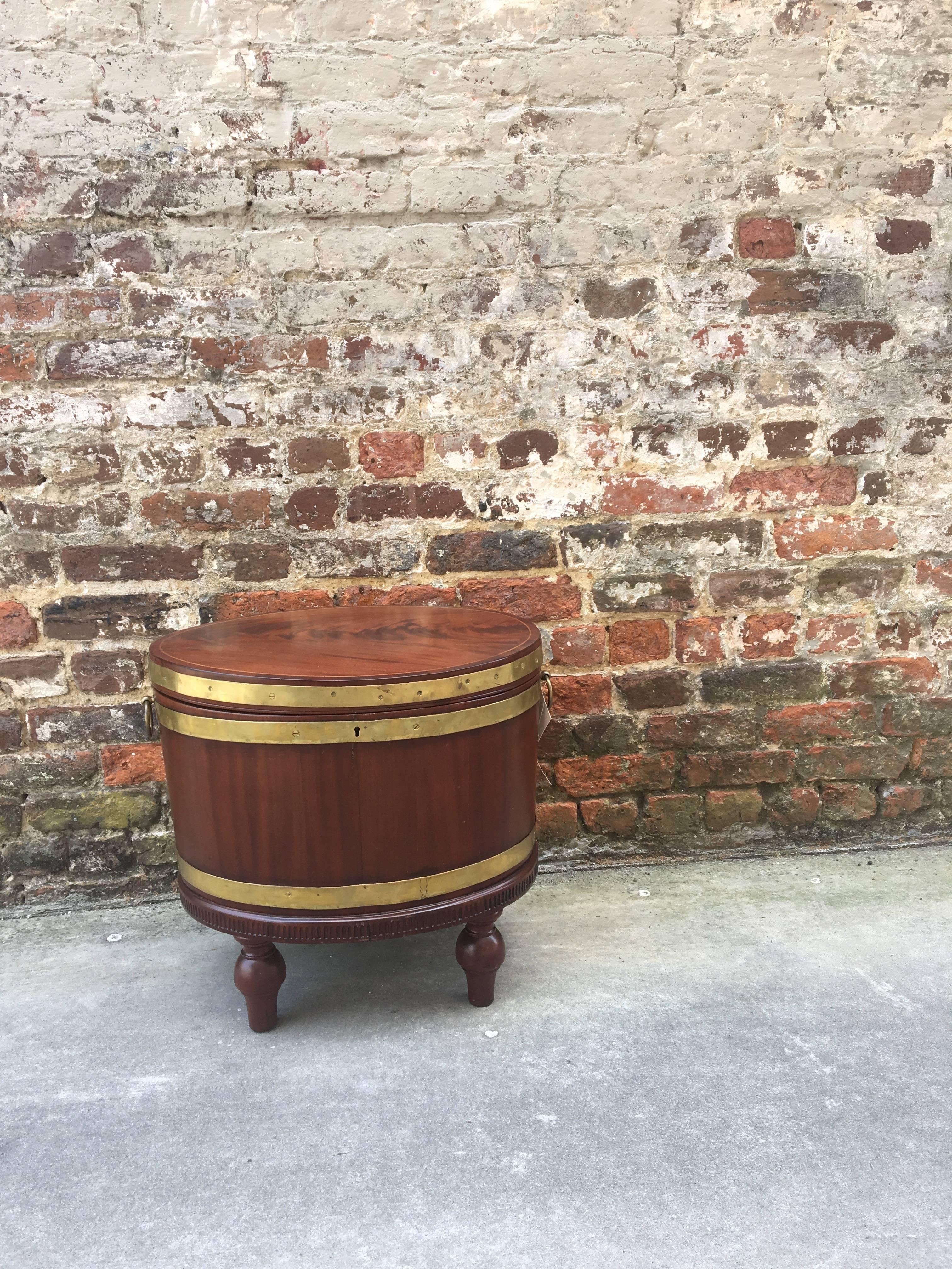 English 19th Century Mahogany Wine Cooler In Good Condition In Charleston, SC