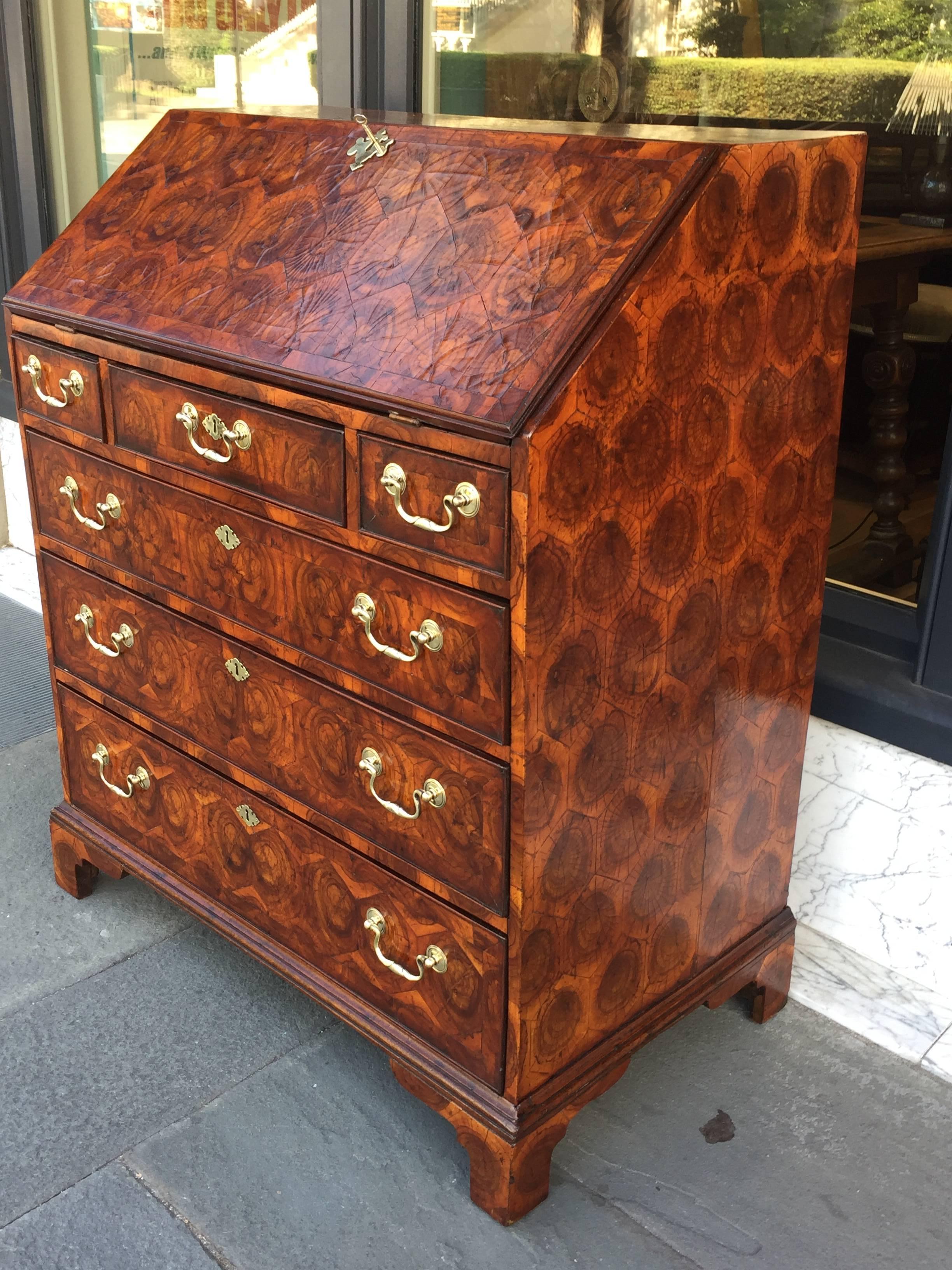 Walnut Veneered Slant Front Desk, circa 1780 In Excellent Condition In Charleston, SC