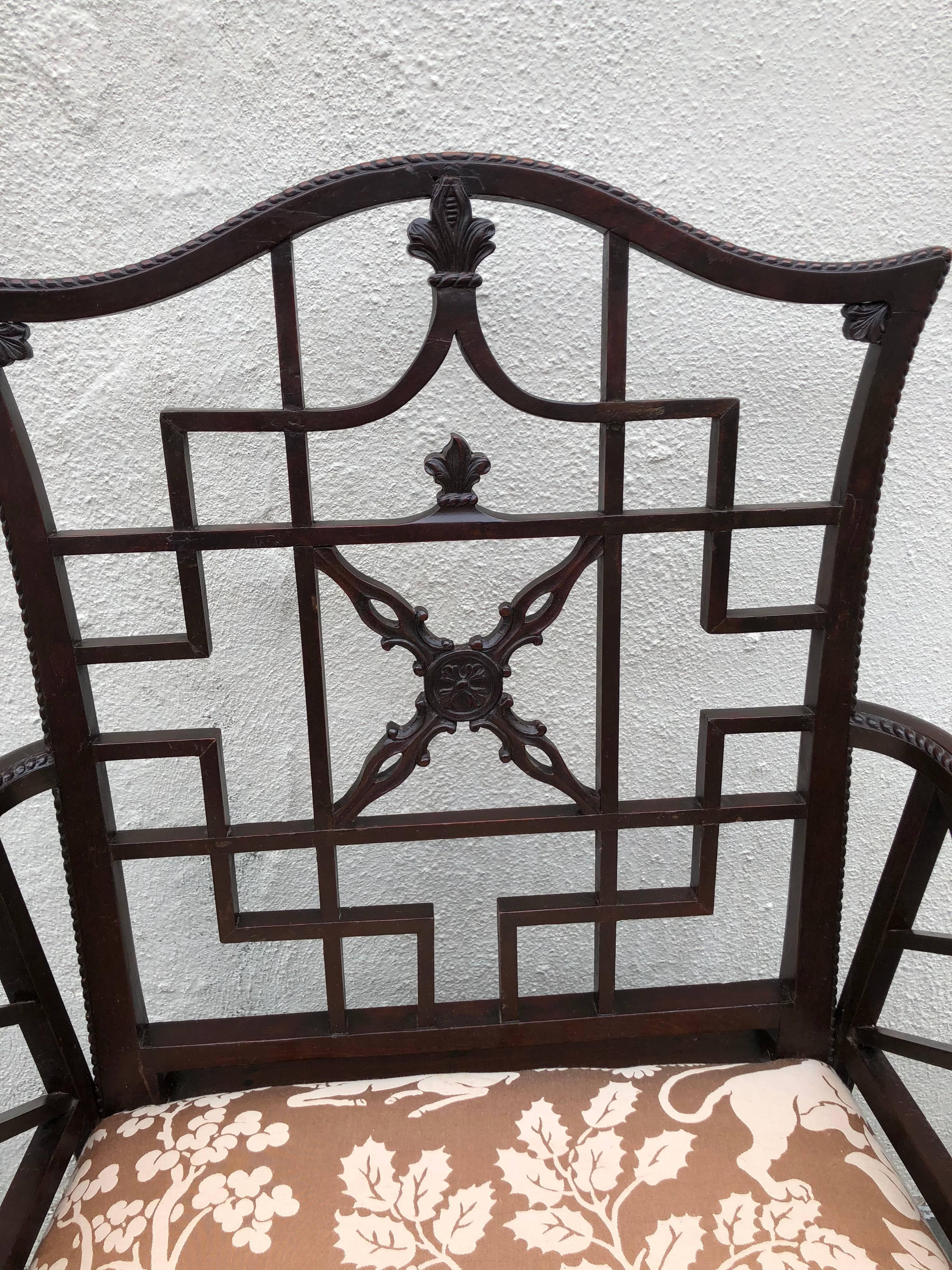Chinese Chippendale Cockpen Chair of Mahogany Late 18 Century In Excellent Condition In Charleston, SC