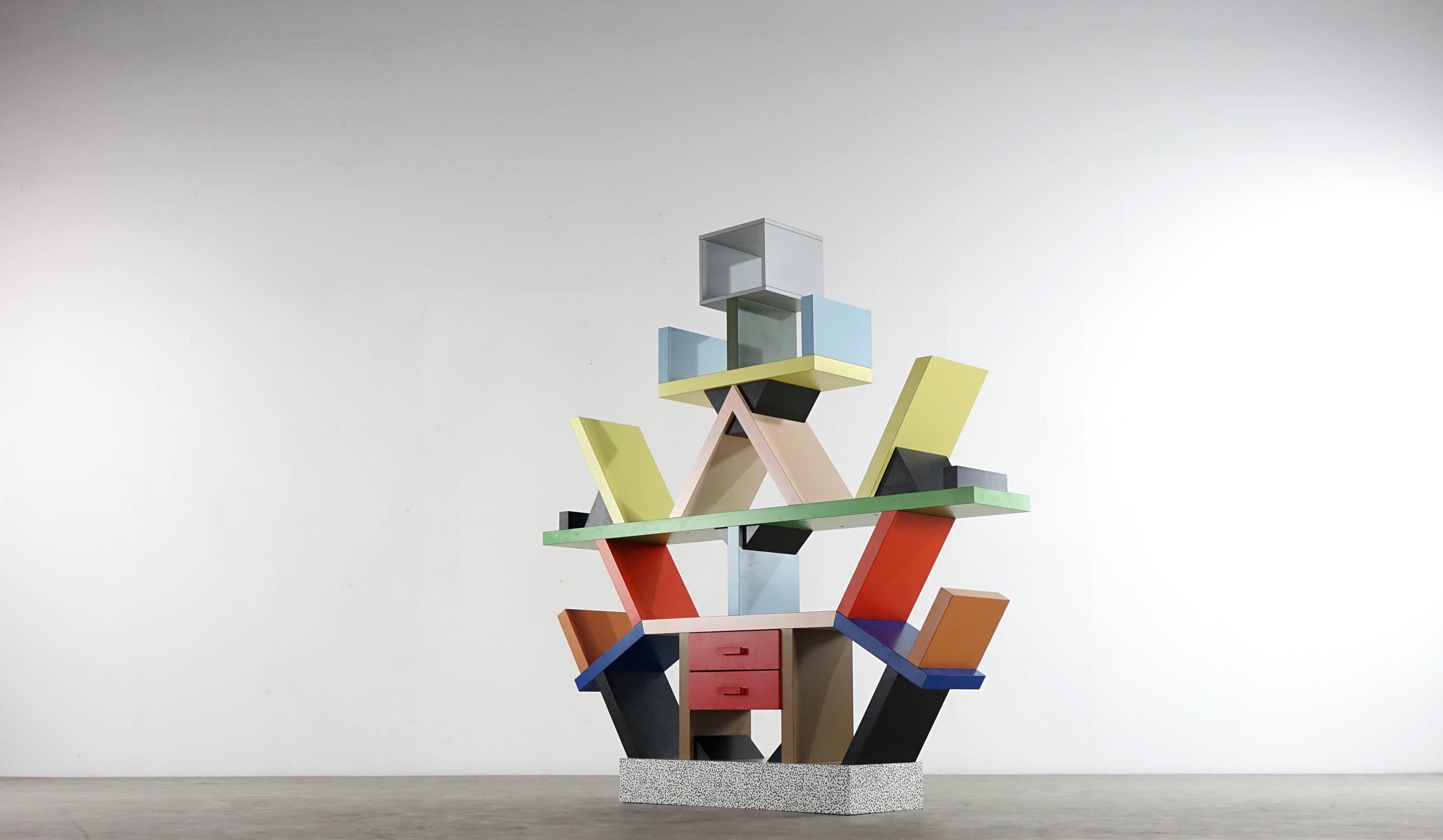 Ettore Sottsass Carlton Shelf:: 1981:: par Memphis Italie:: Séparation de pièce Excellent état à Munster, NRW