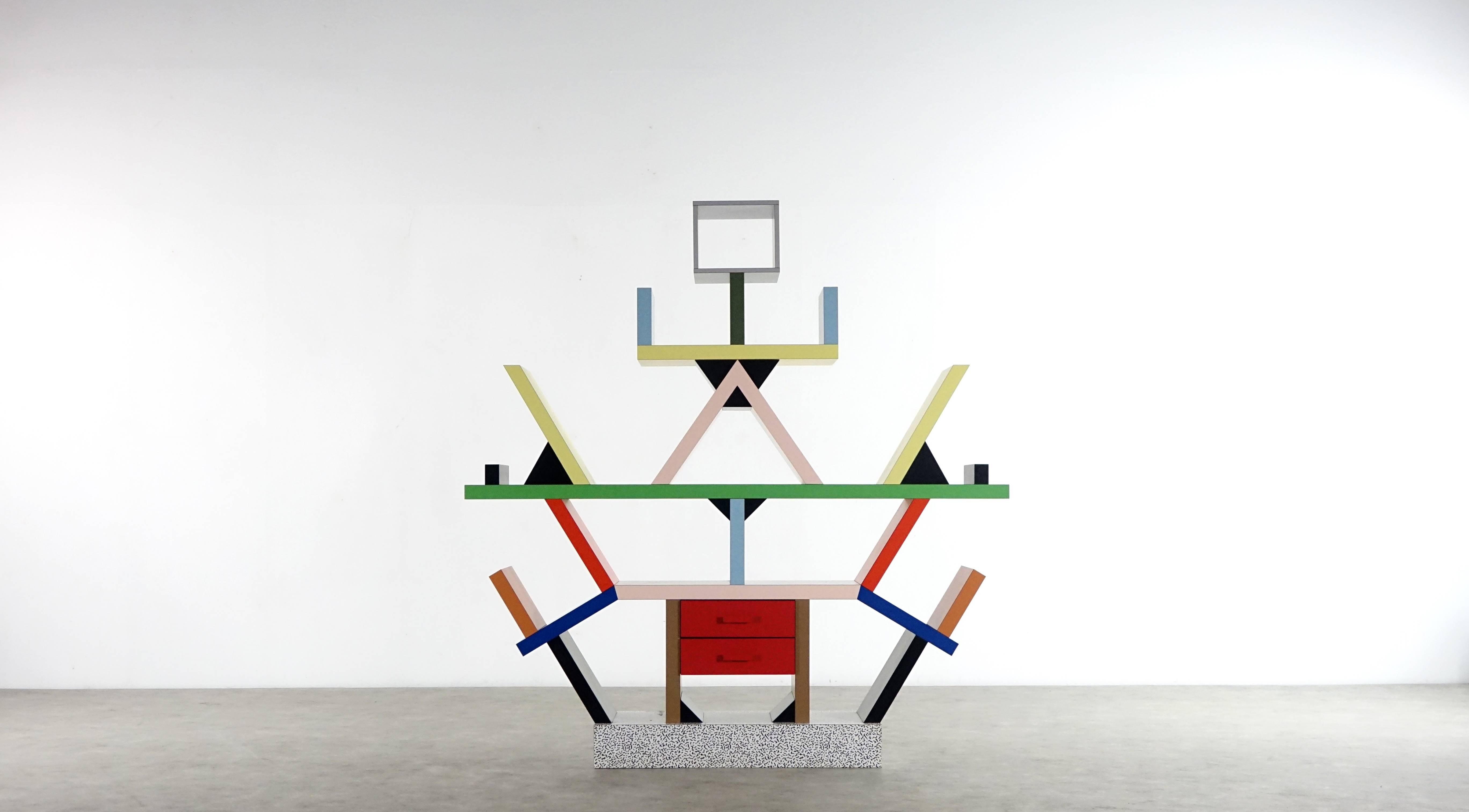 Ettore Sottsass Carlton Shelf:: 1981:: par Memphis Italie:: Séparation de pièce 1