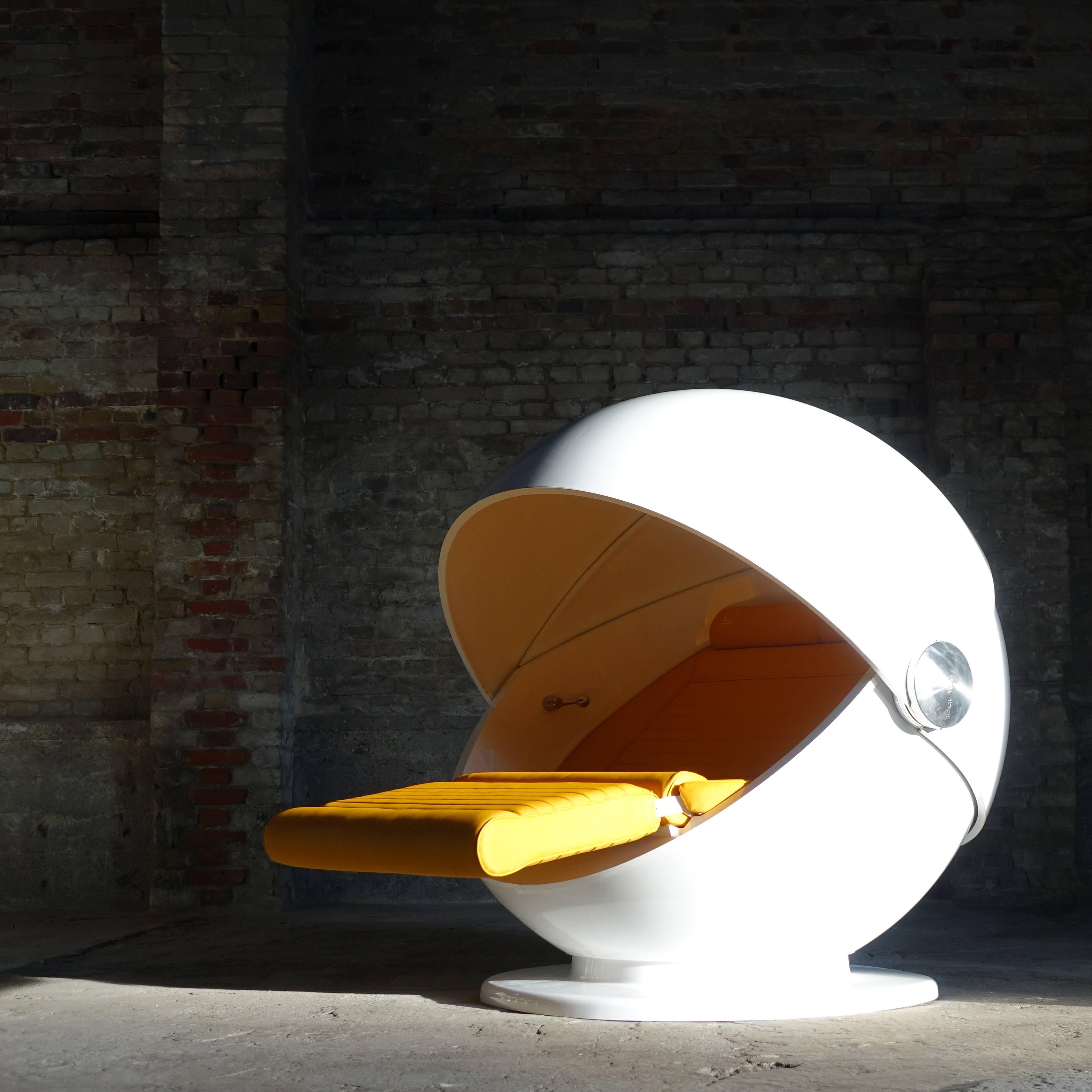 Exclusive design piece for outdoor use by Rosenthal. The "sun lounge chair" 
is an extremely rare and iconic piece of design history. The top slides down 
to shut and the shell can be rotated 360 degrees. weight is 250kg.

Exposed at