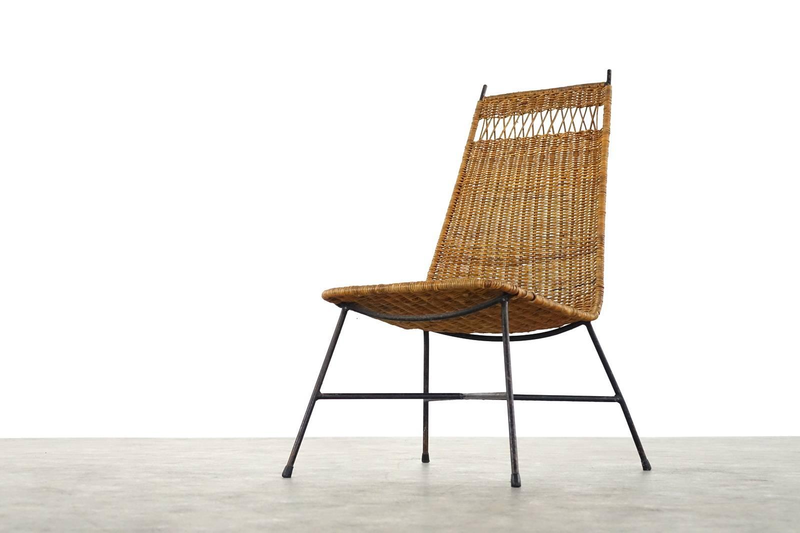 Nice Pair of Mid-Century Modern Wicker Basket Lounge Chairs from France 3