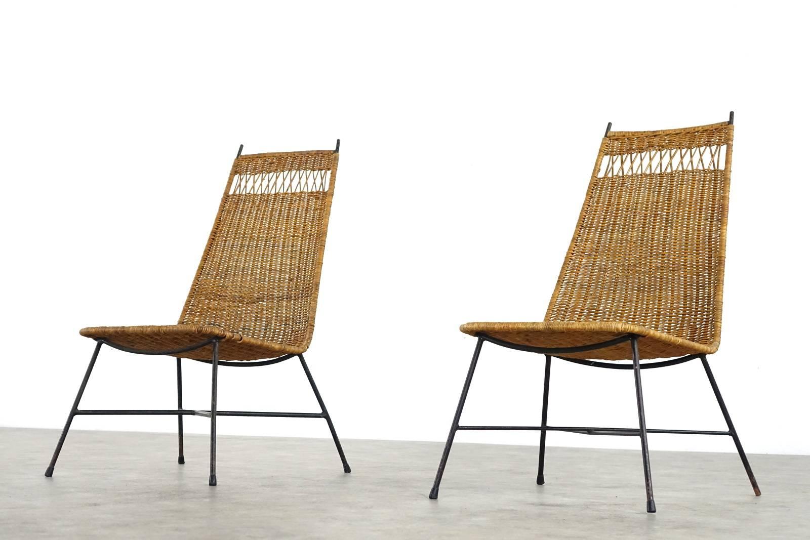 Italian Nice Pair of Mid-Century Modern Wicker Basket Lounge Chairs from France