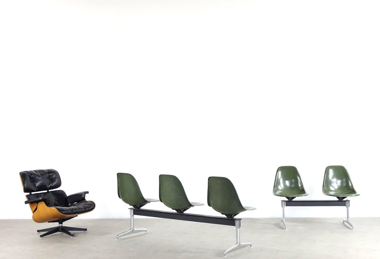 Charles & Ray Eames Three-Seat Shell Tandem for Herman Miller Vitra In Excellent Condition In Munster, NRW