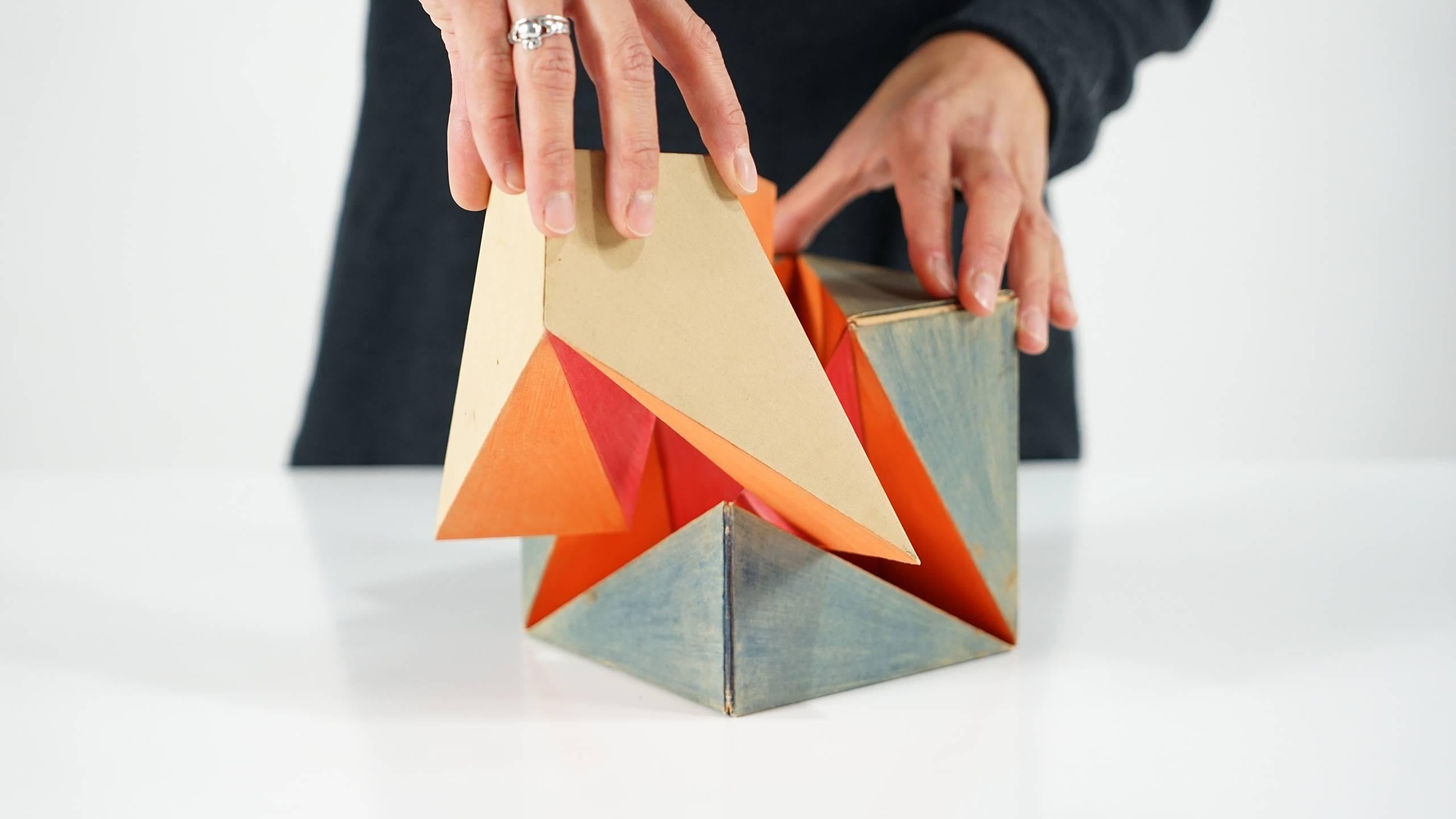 Mid-Century moderno Cubo invertibile firmato, colorato e fatto a mano da Paul Schatz, 1898-1979 in vendita