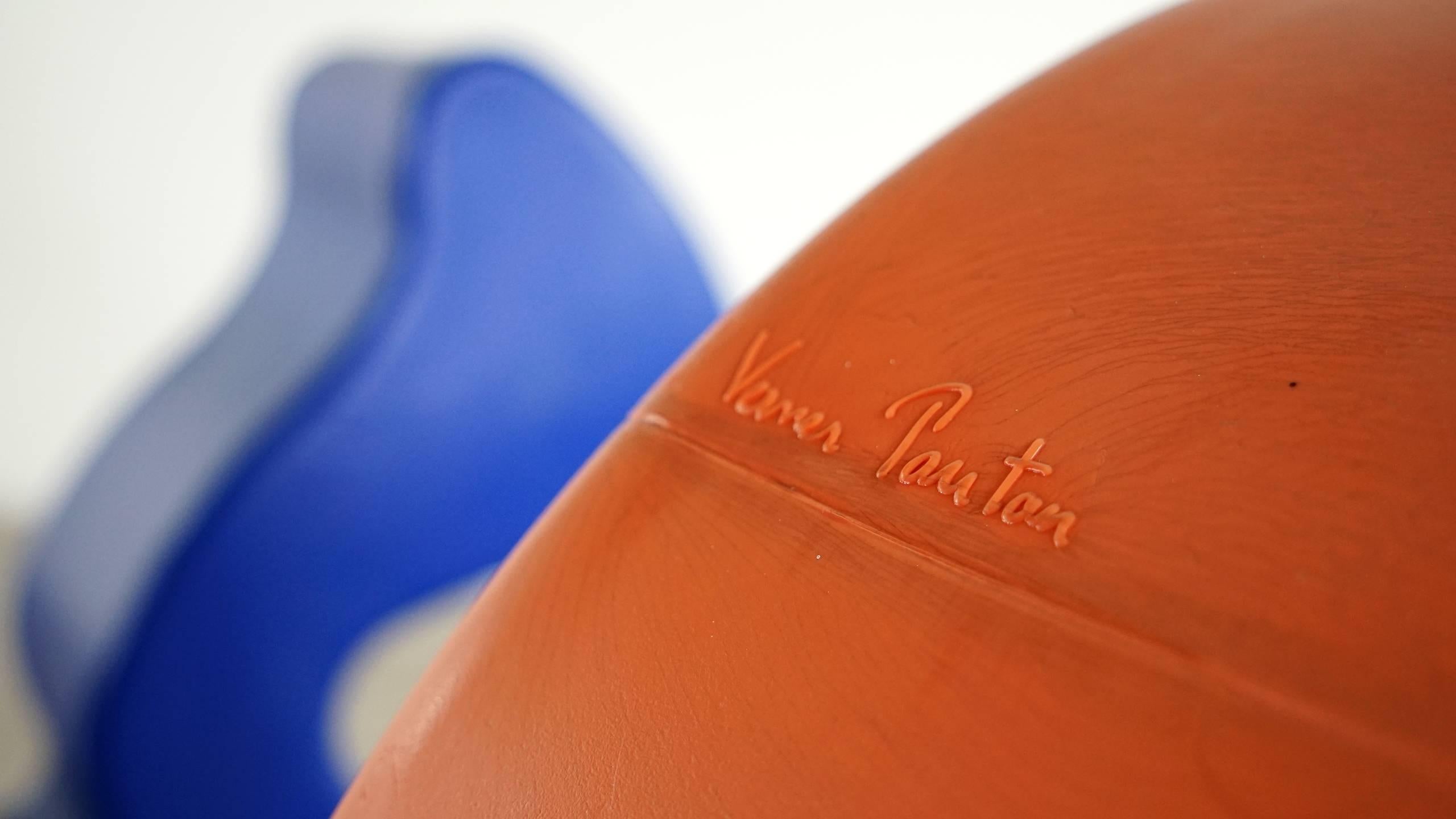 The Phantom seat is designed by Verner Panton in 1998 for Innovation Randers in Denmark.
This mould-blown piece of furniture is characterized by its organic form and multifunctional versatility. Depending on requirements and situation it can be
