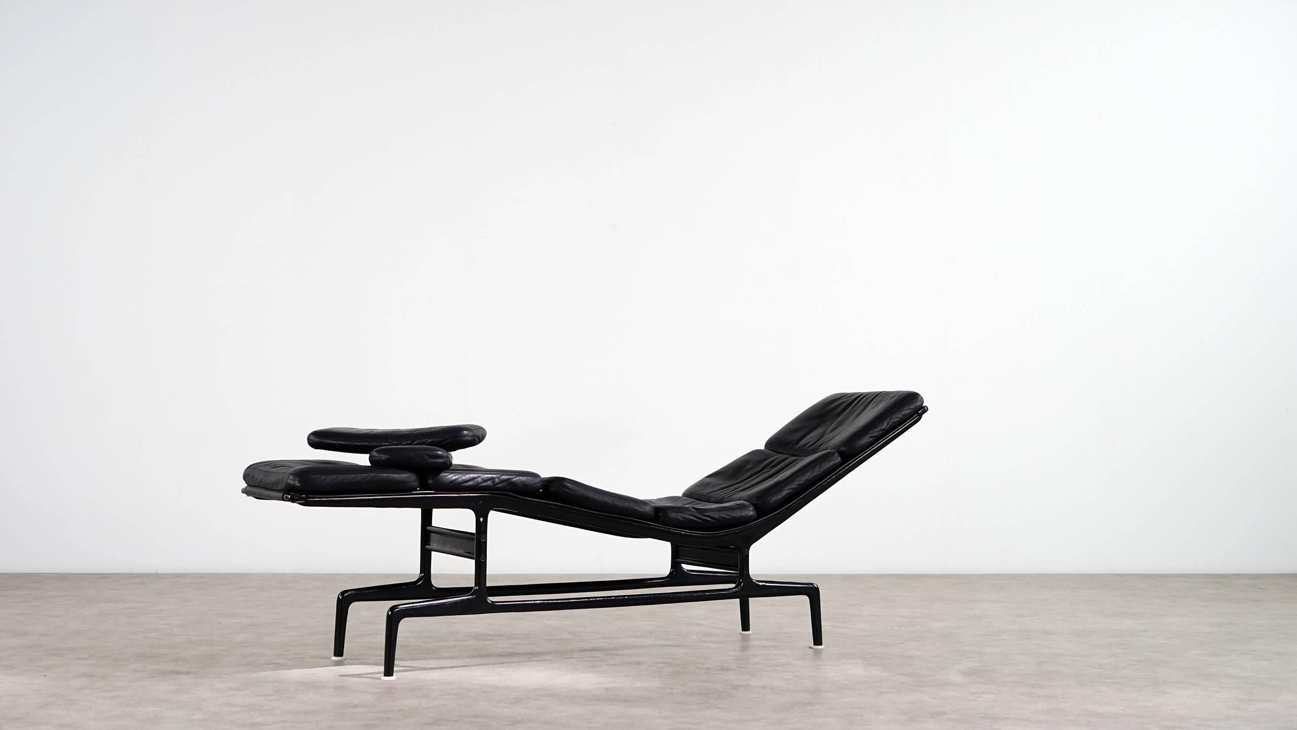 Mid-Century Modern Charles Eames Softpad Chaise, Daybed 1968 Herman Miller for Billy Wilder