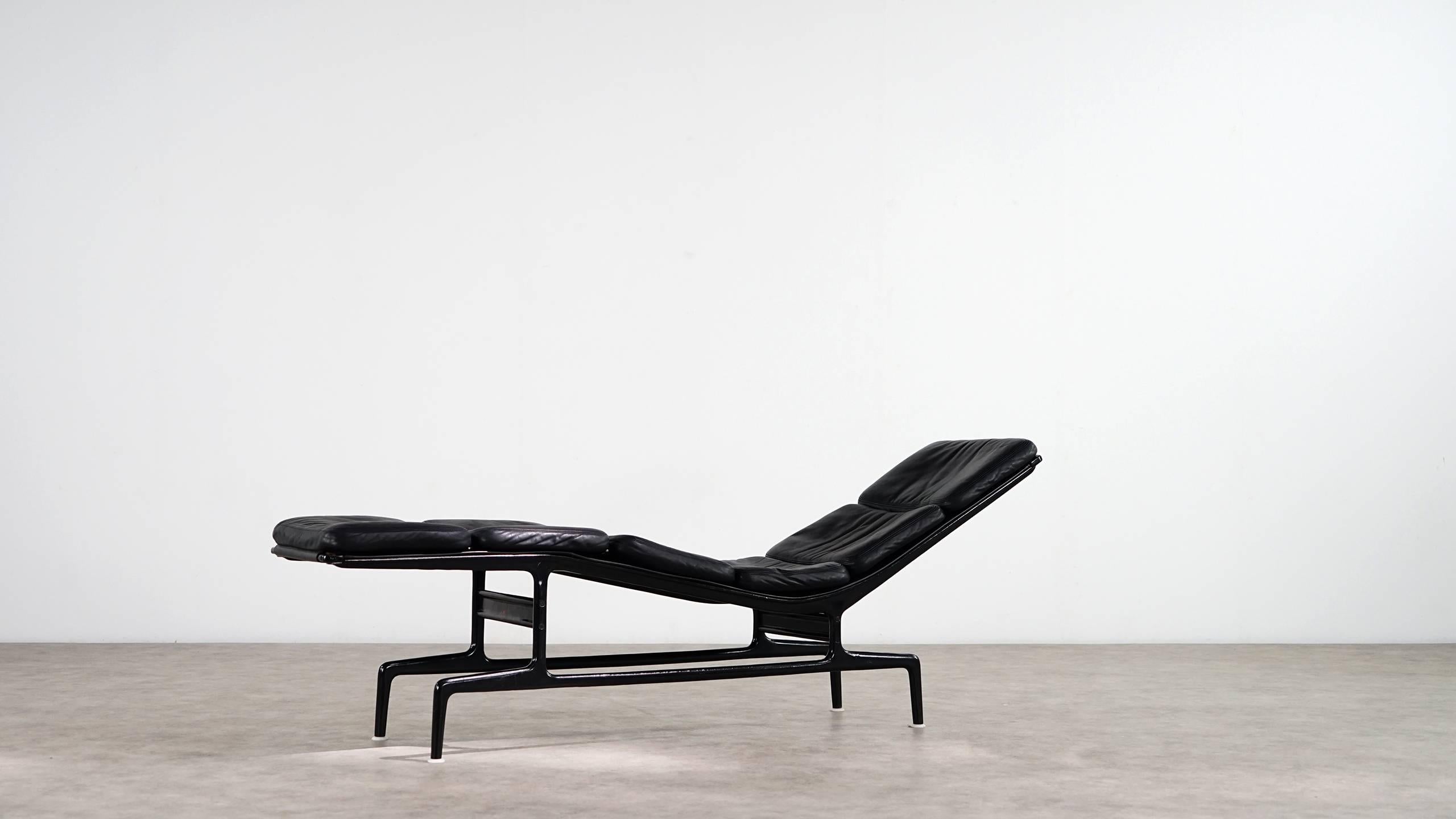 daybed eames
