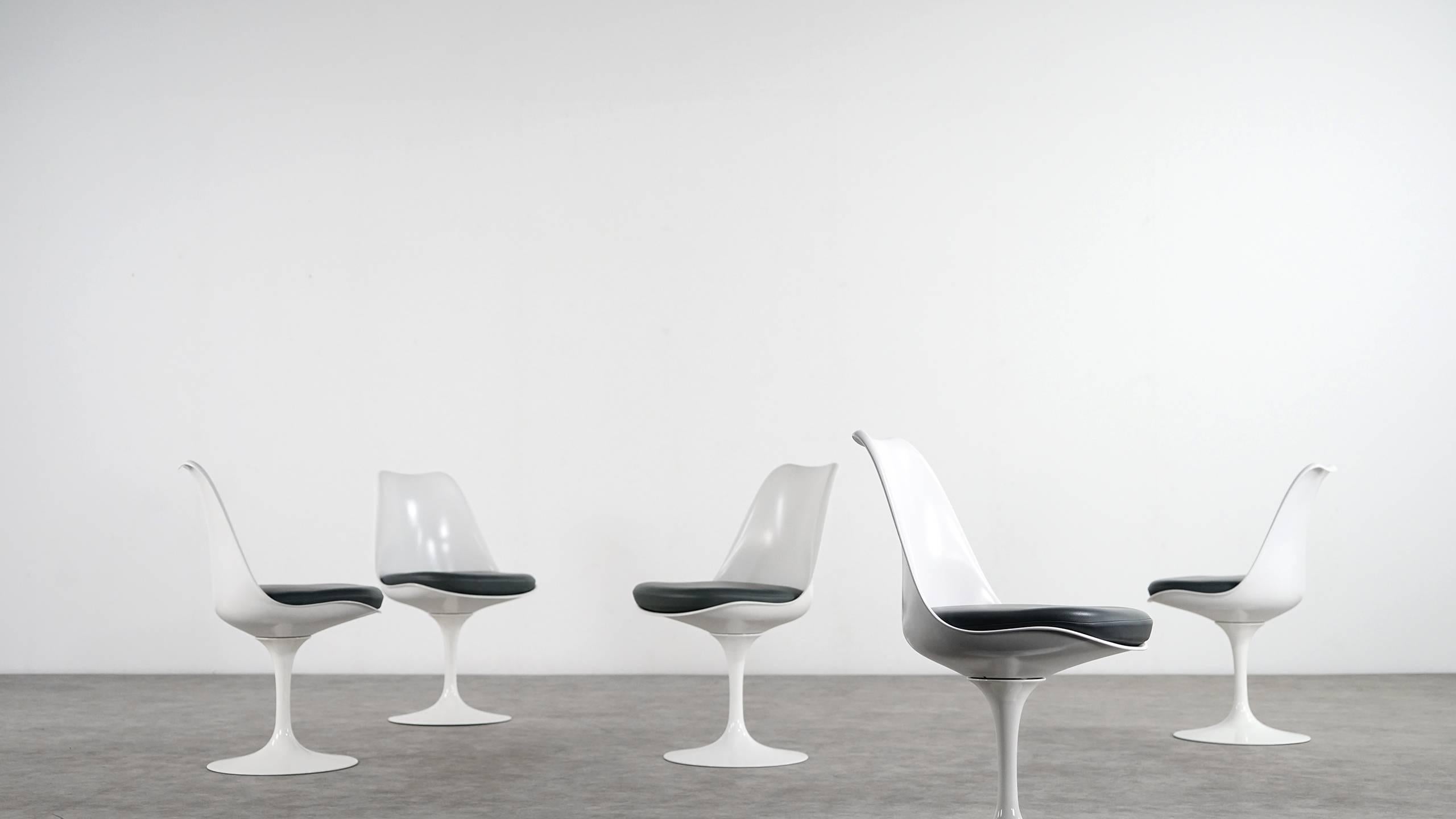 Aluminum Eero Saarinen, Set of Five Swivel Tulip Chairs, Leather-Knoll International