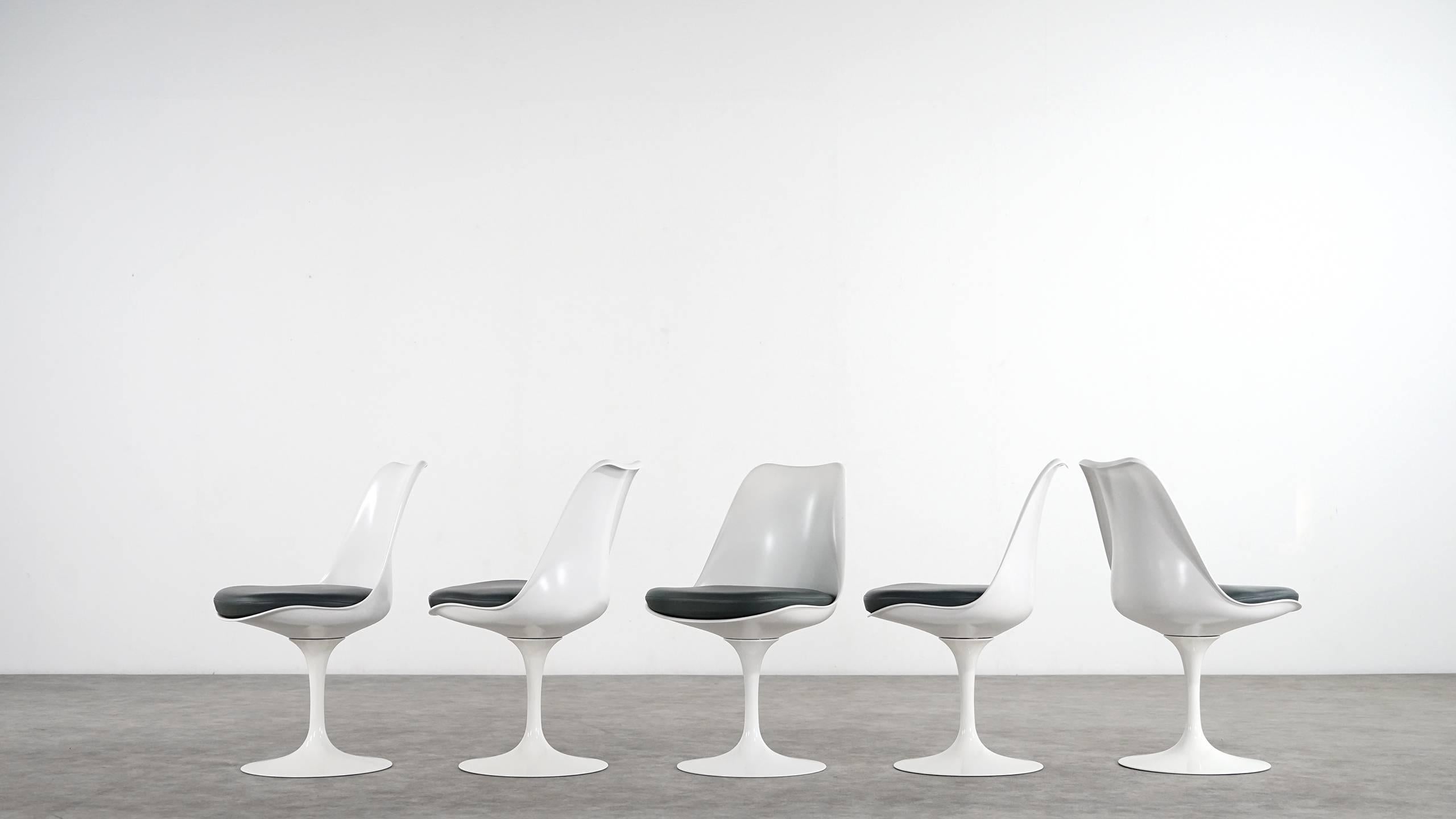 Eero Saarinen, Set of Five Swivel Tulip Chairs, Leather-Knoll International 3
