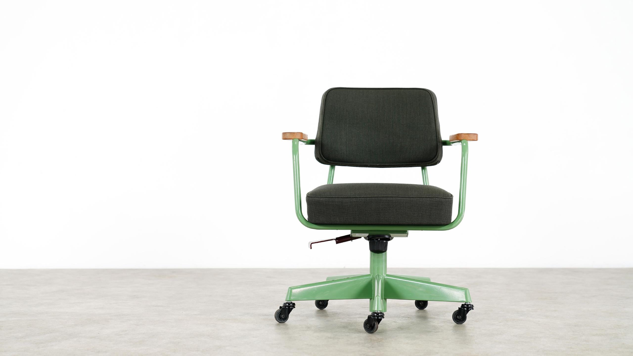 Jean Prouvé, Fauteuil Direction Pivotant 1951 Limited RAW Office Edit, Chair 6