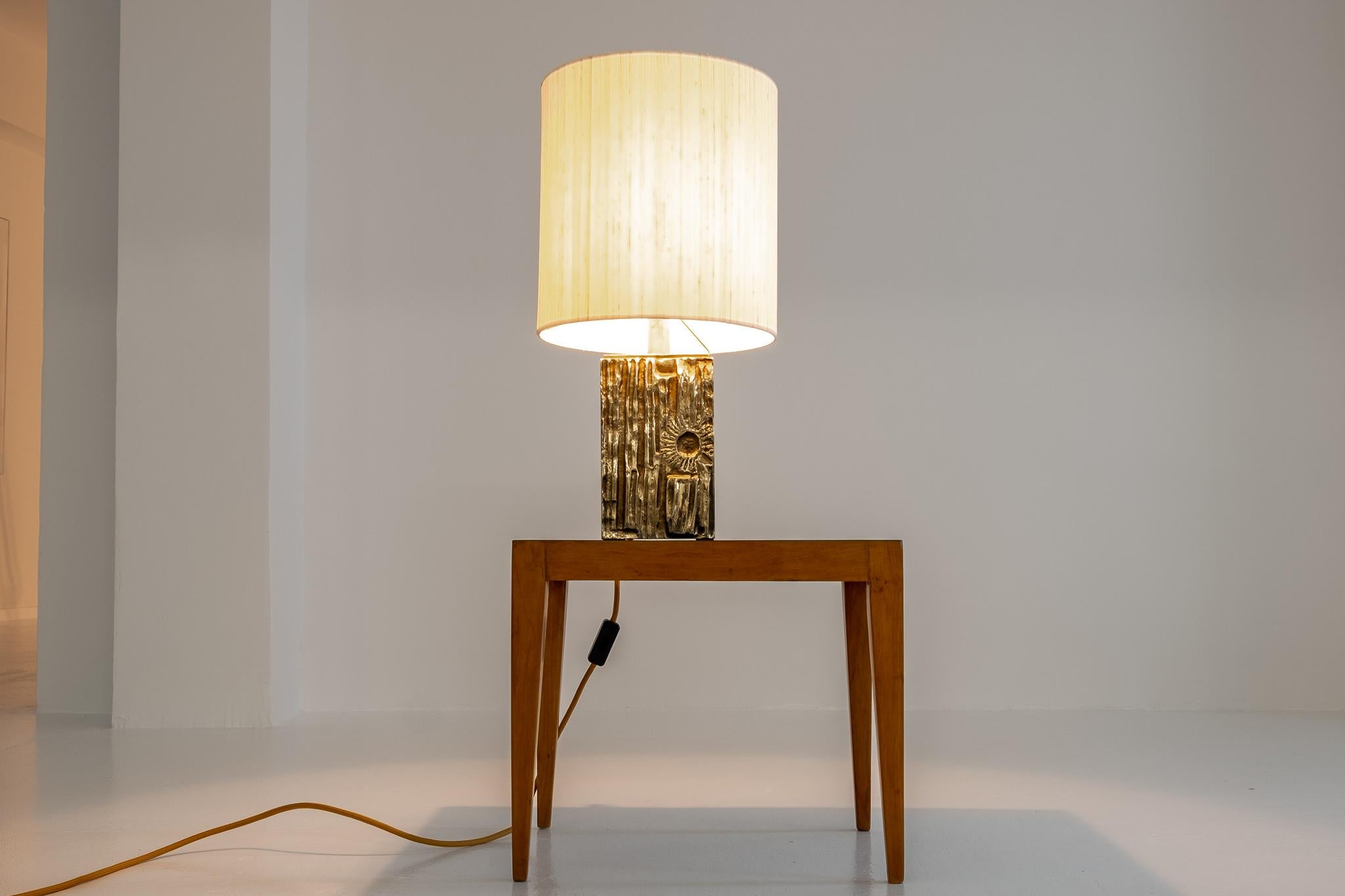 Brutalist Brass Table Lamp Attributet to Luciano Frigerio by Frigerio Di Diseo, Italy