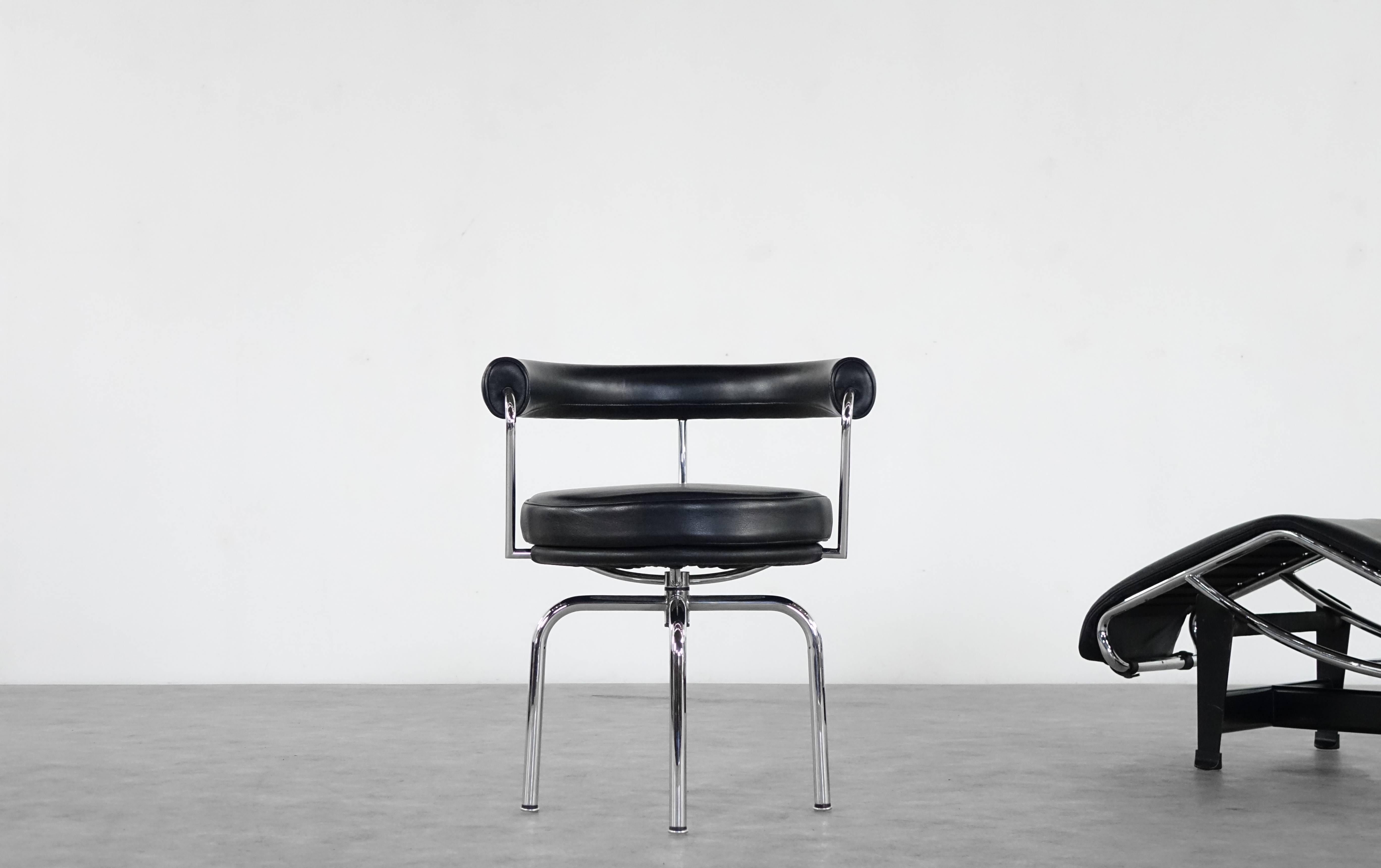 Chrome Le Corbusier Charlotte Perriand P. Jeanneret LC4 Swivel Chair by Cassina Leather