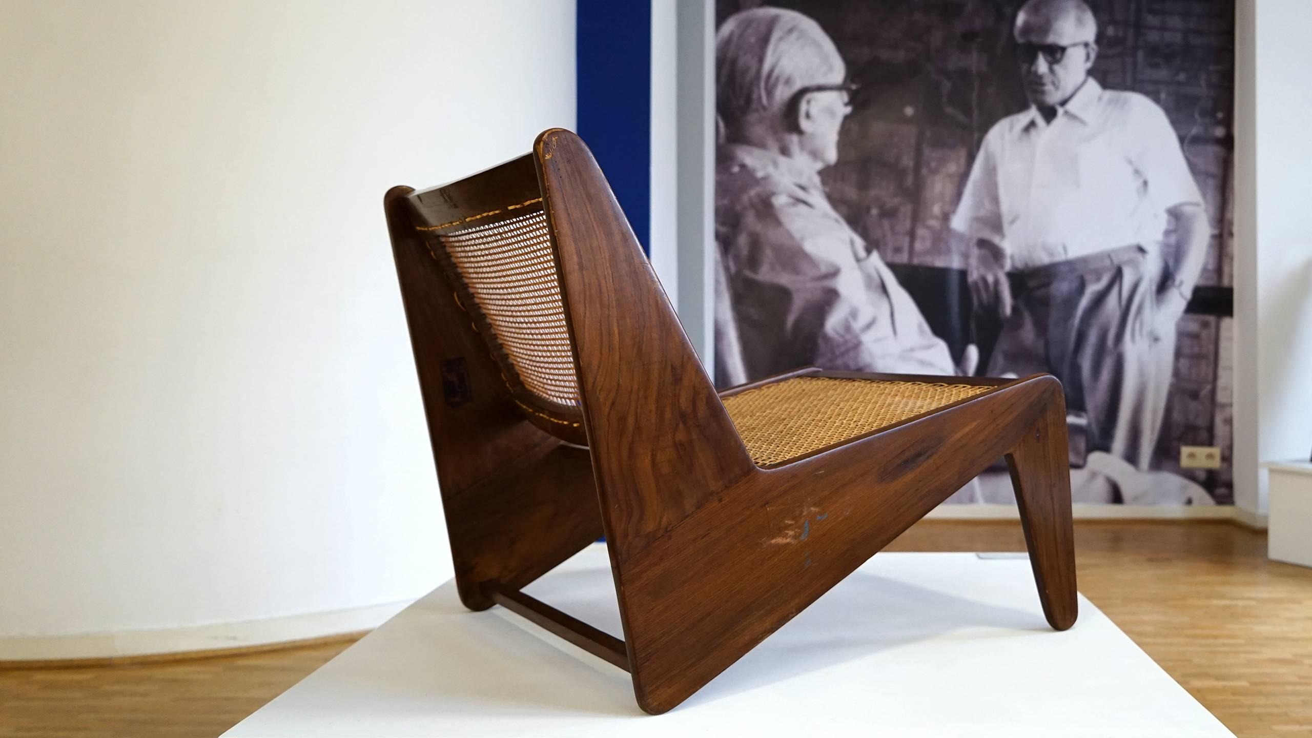 kangaroo chair pierre jeanneret