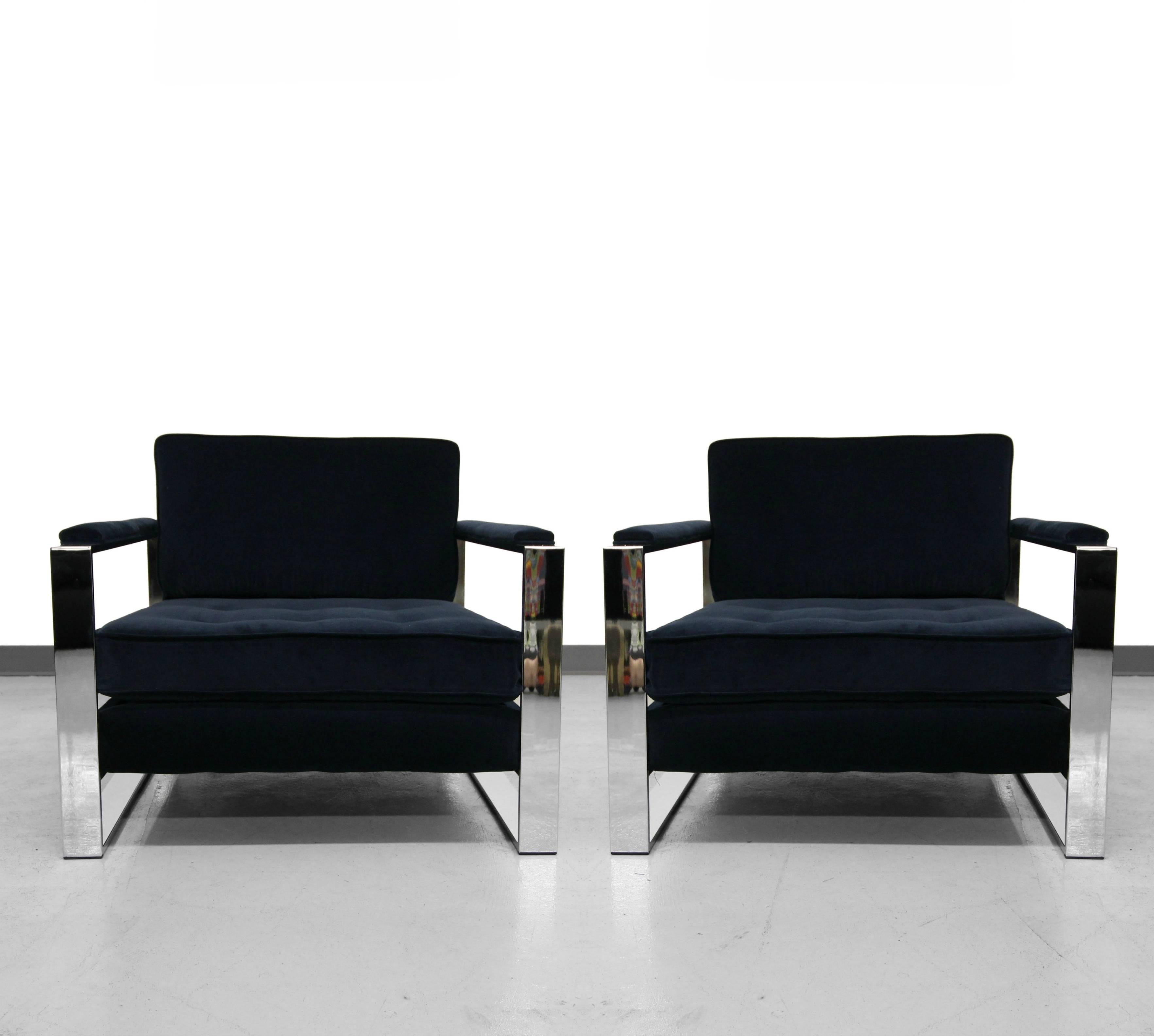 Mid-Century Modern Pair of Oversized Chrome Mid-Century Lounge Chairs by Milo Baughman