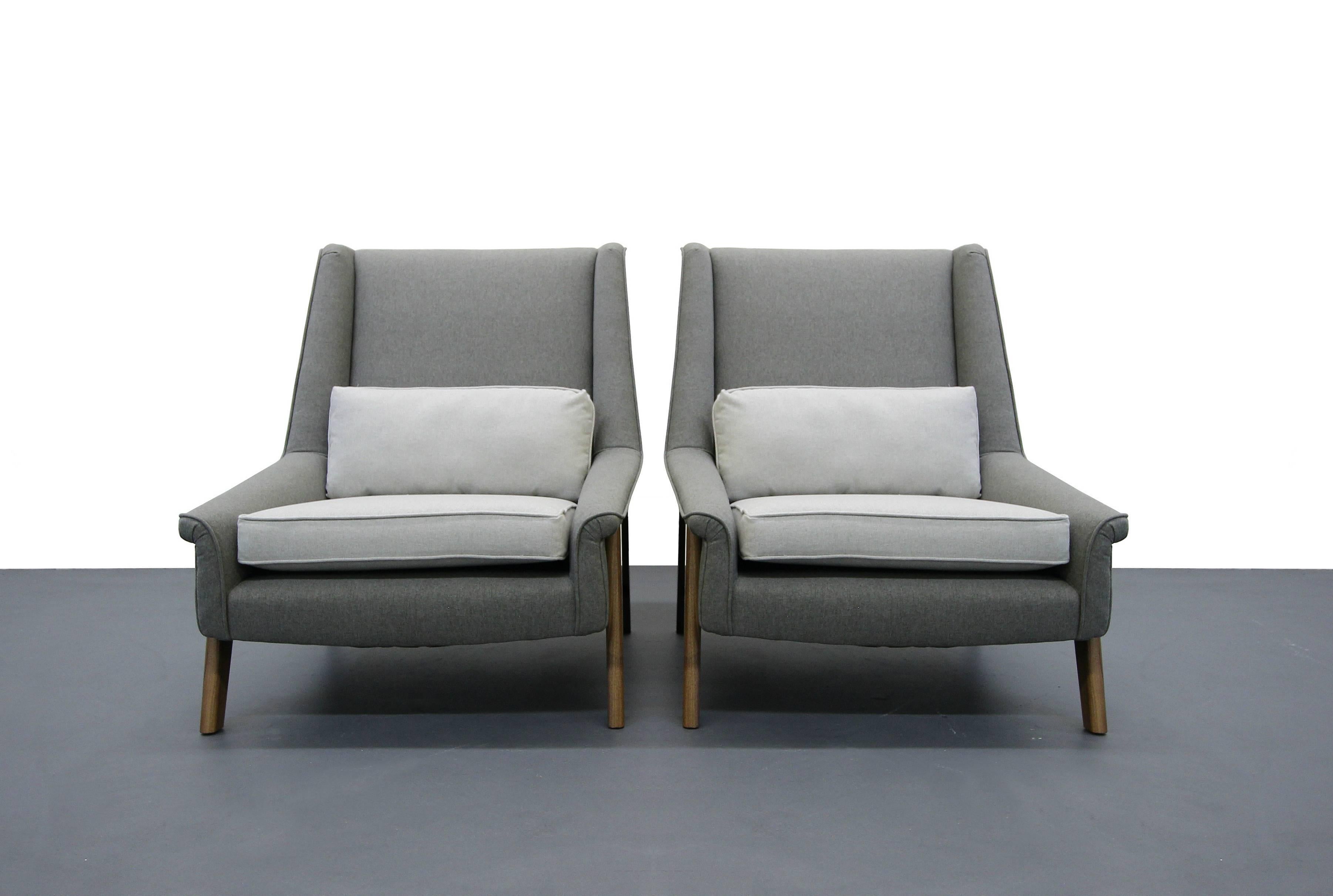 Mid-Century Modern Pair of Mid-Century Lounge Chairs