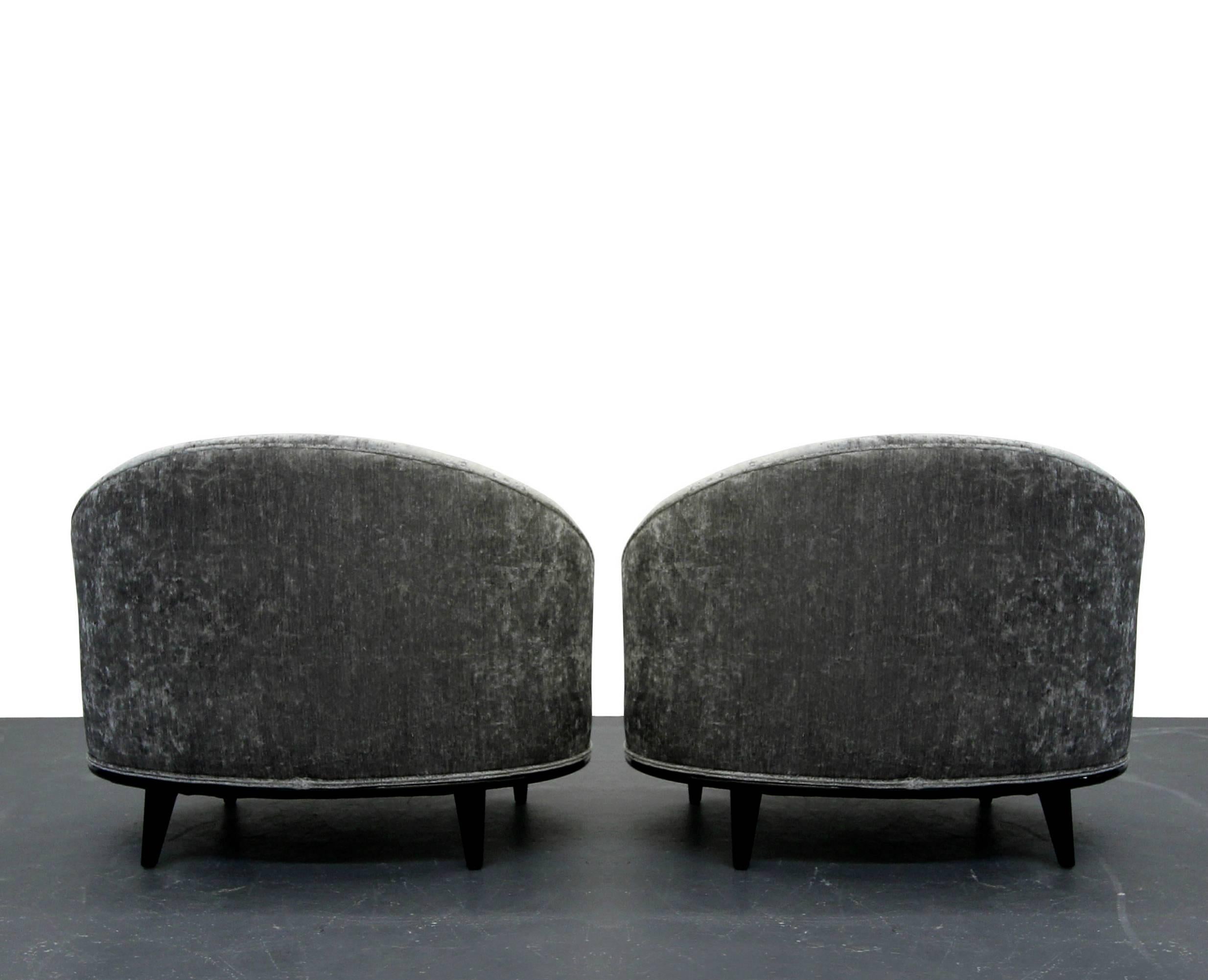 Pair of Mid-Century Barrel Back Slipper Chairs In Excellent Condition In Las Vegas, NV
