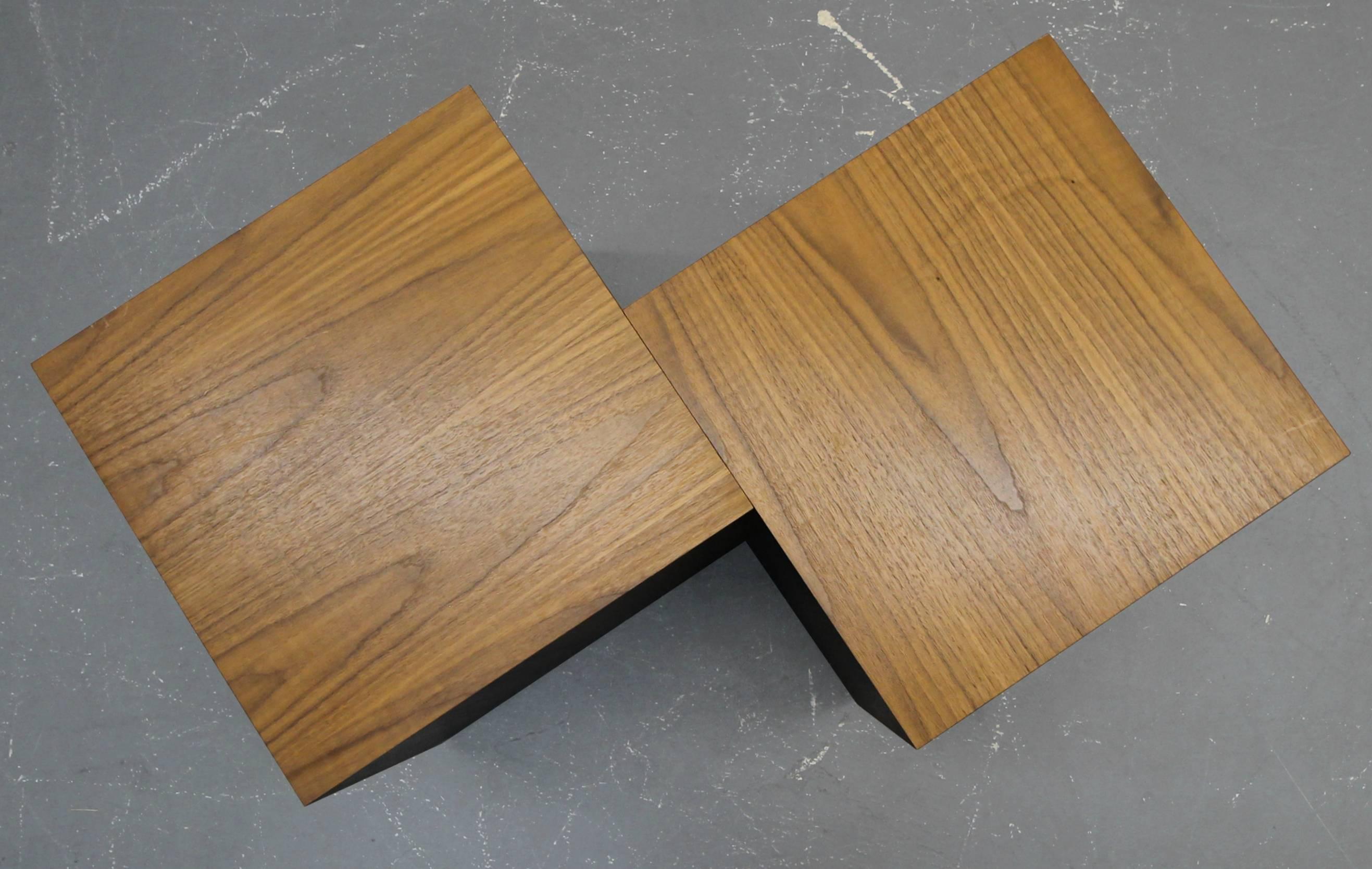 Pair of Mid-Century Walnut Plinth Base Cube Side Tables Stools In Excellent Condition In Las Vegas, NV