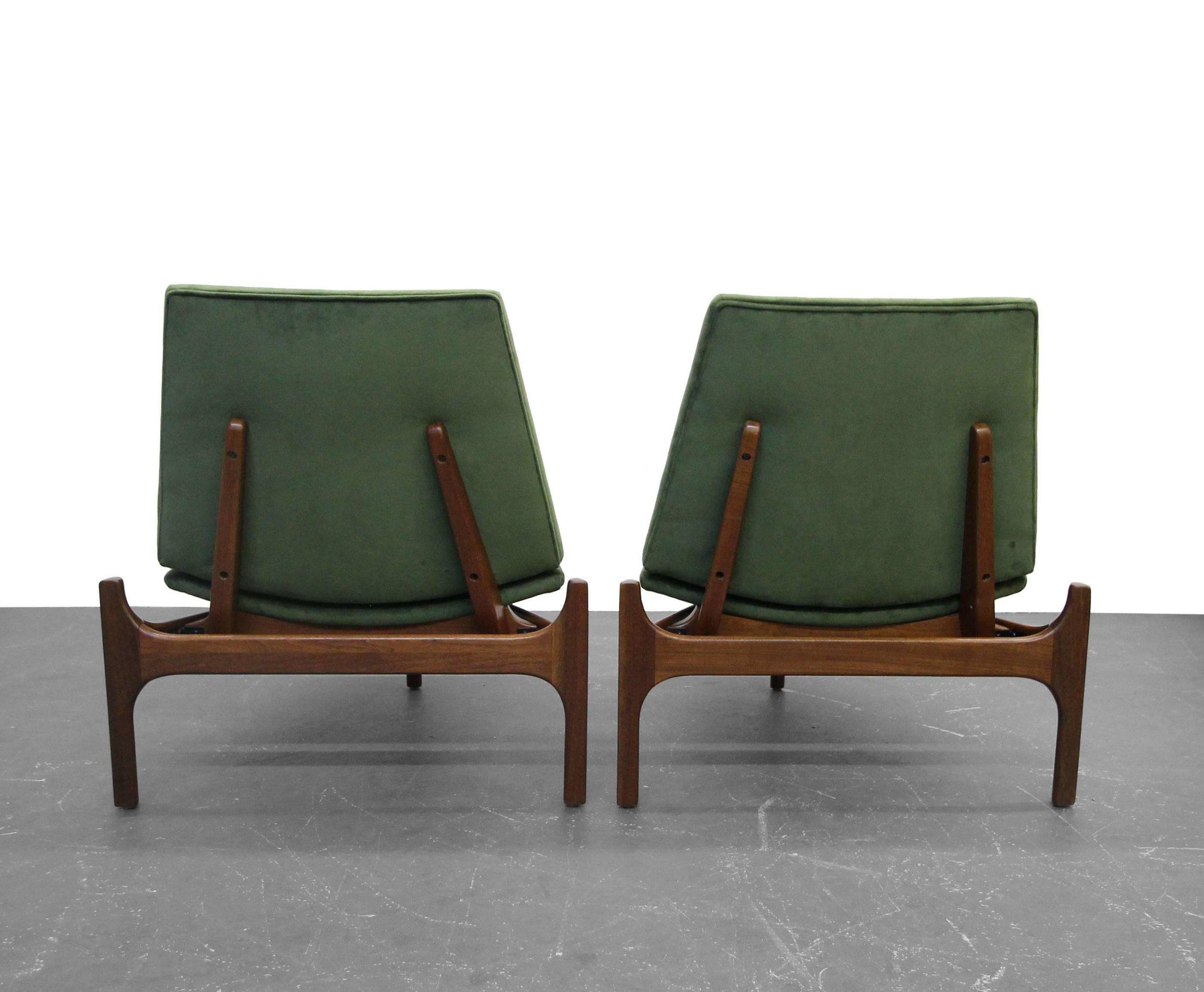 Pair of Midcentury Sculptural Lounge Chairs by John Caldwell for Brown Saltman In Excellent Condition In Las Vegas, NV