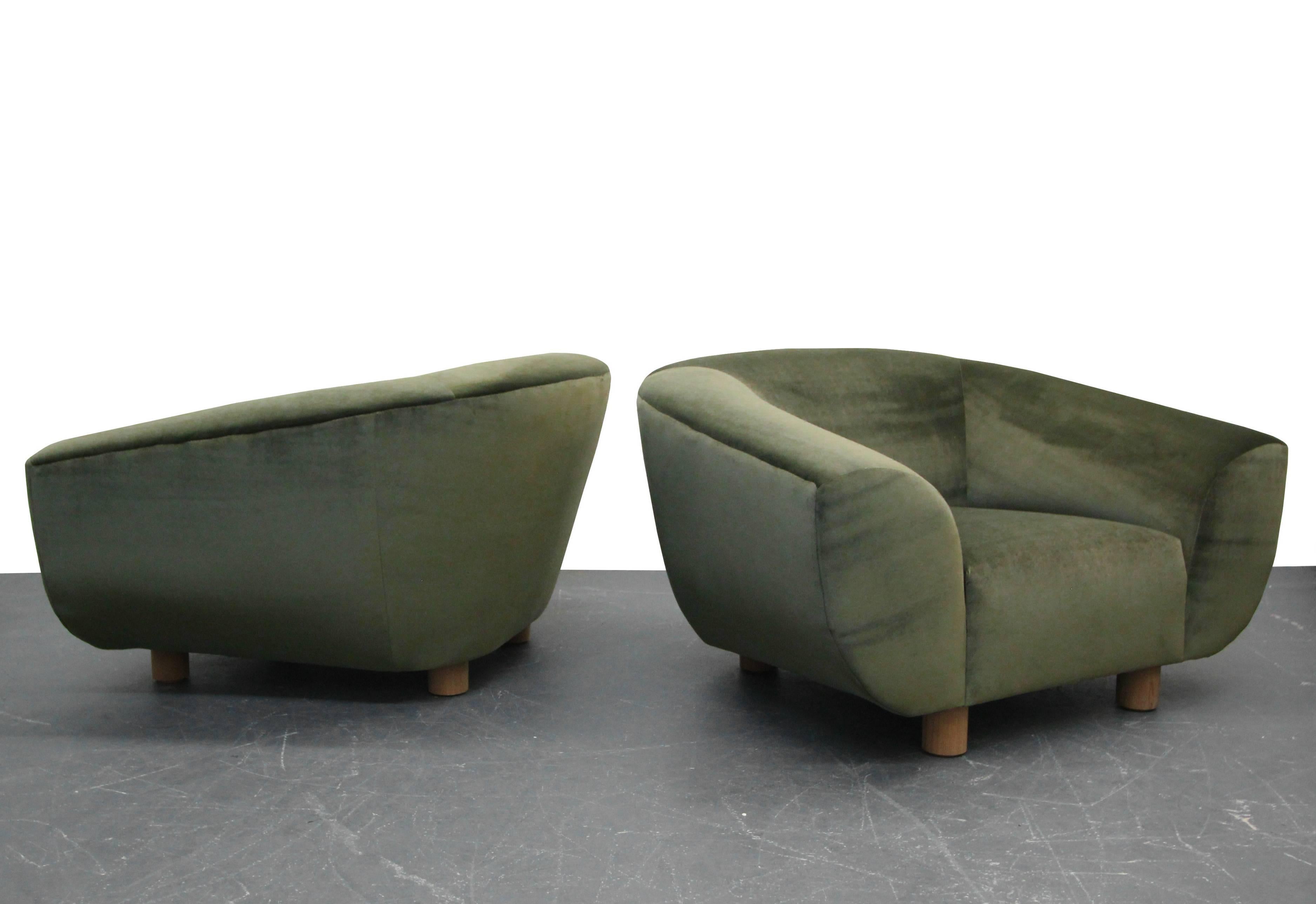 Pair of Midcentury Polar Bear Style Barrel Chairs after Jean Royere In Excellent Condition In Las Vegas, NV