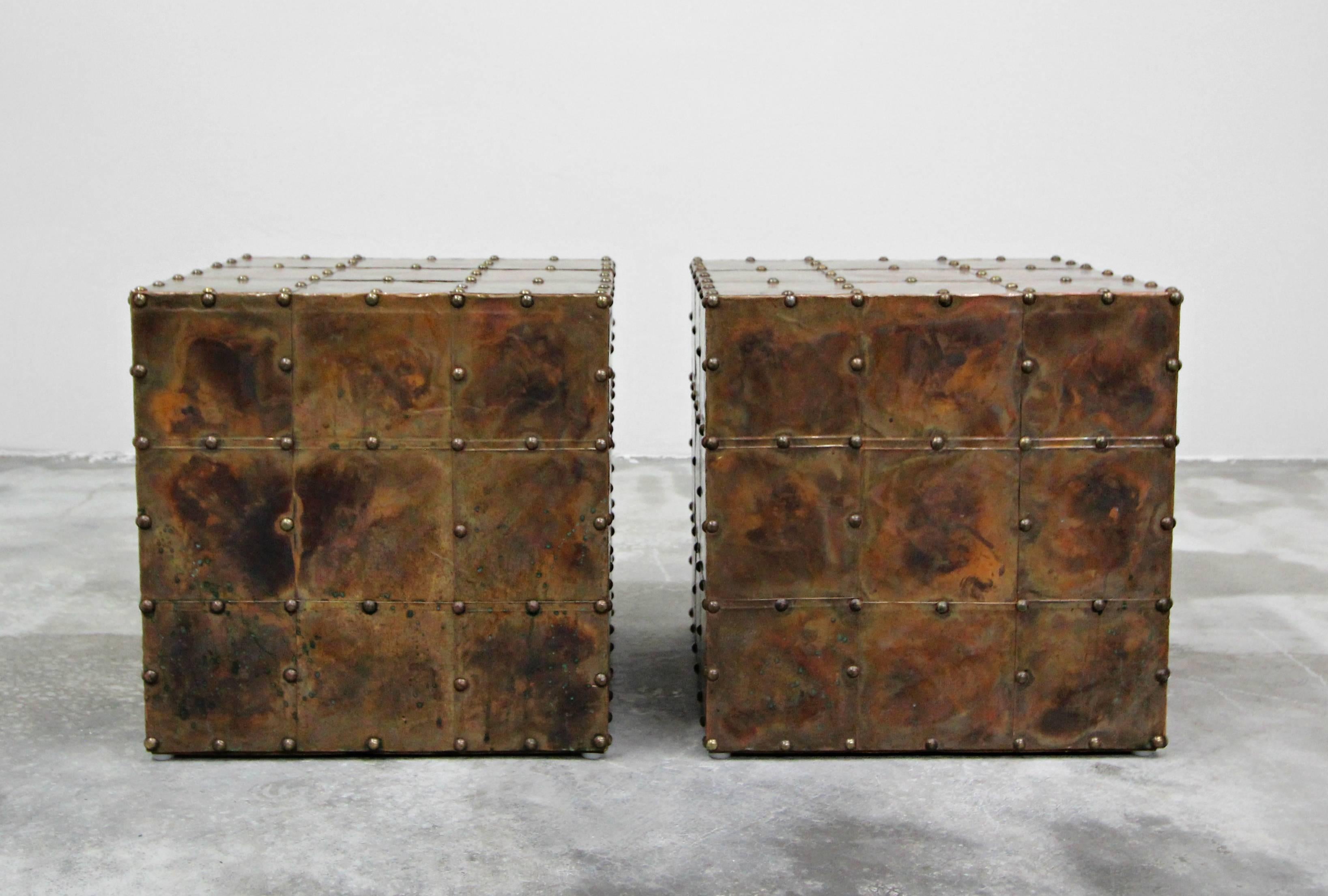 Pair of Patinaed Copper Cube Side Tables Made in Spain by Sarreid In Excellent Condition In Las Vegas, NV