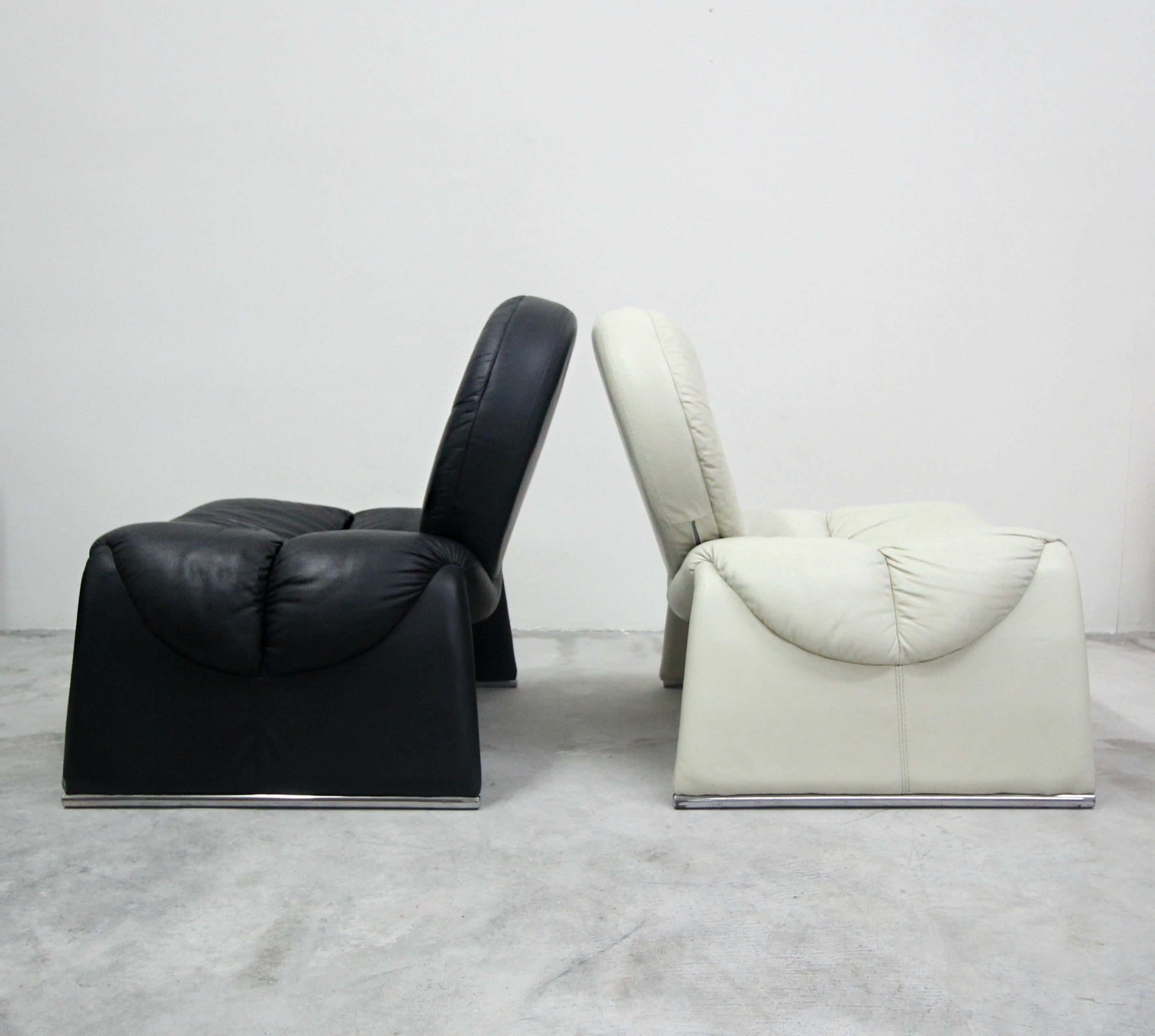 Pair of Black and White Leather Vintage Italian Lounge Chairs 1