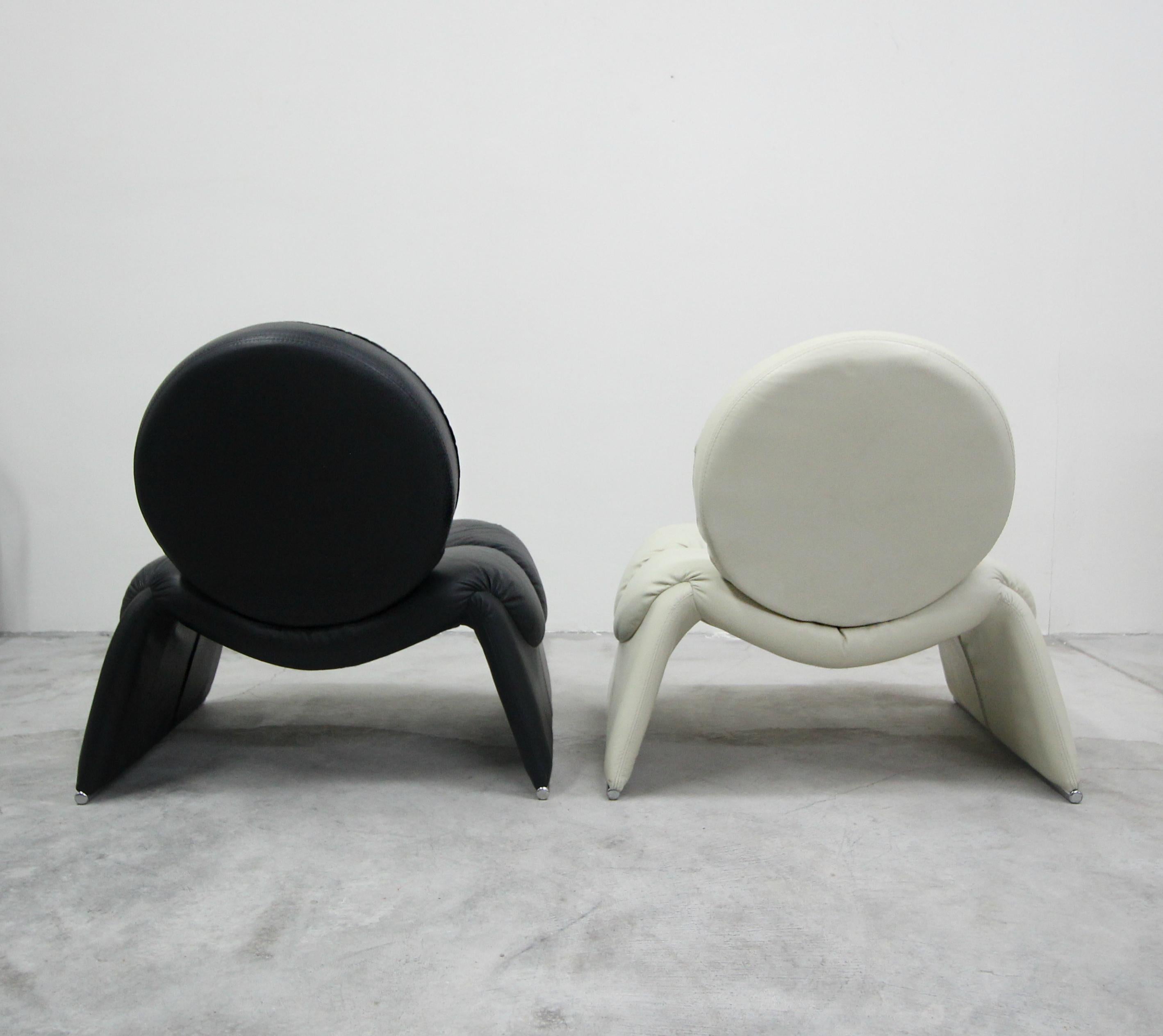 Pair of Black and White Leather Vintage Italian Lounge Chairs 2