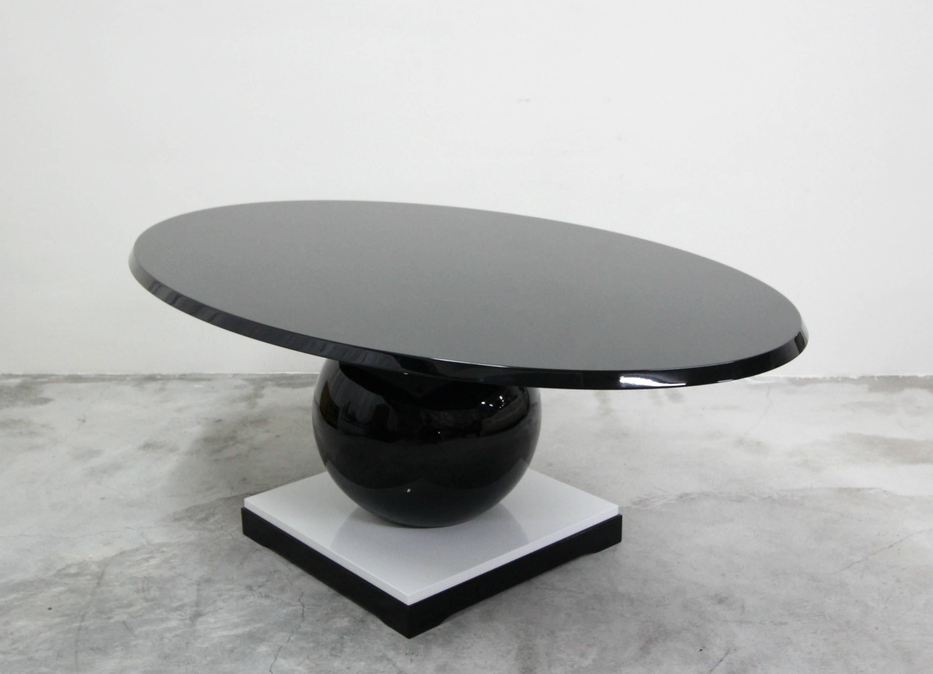 French Contemporary Black and White Oval Dining Table by Jacques Henri Lartigue In Excellent Condition In Las Vegas, NV