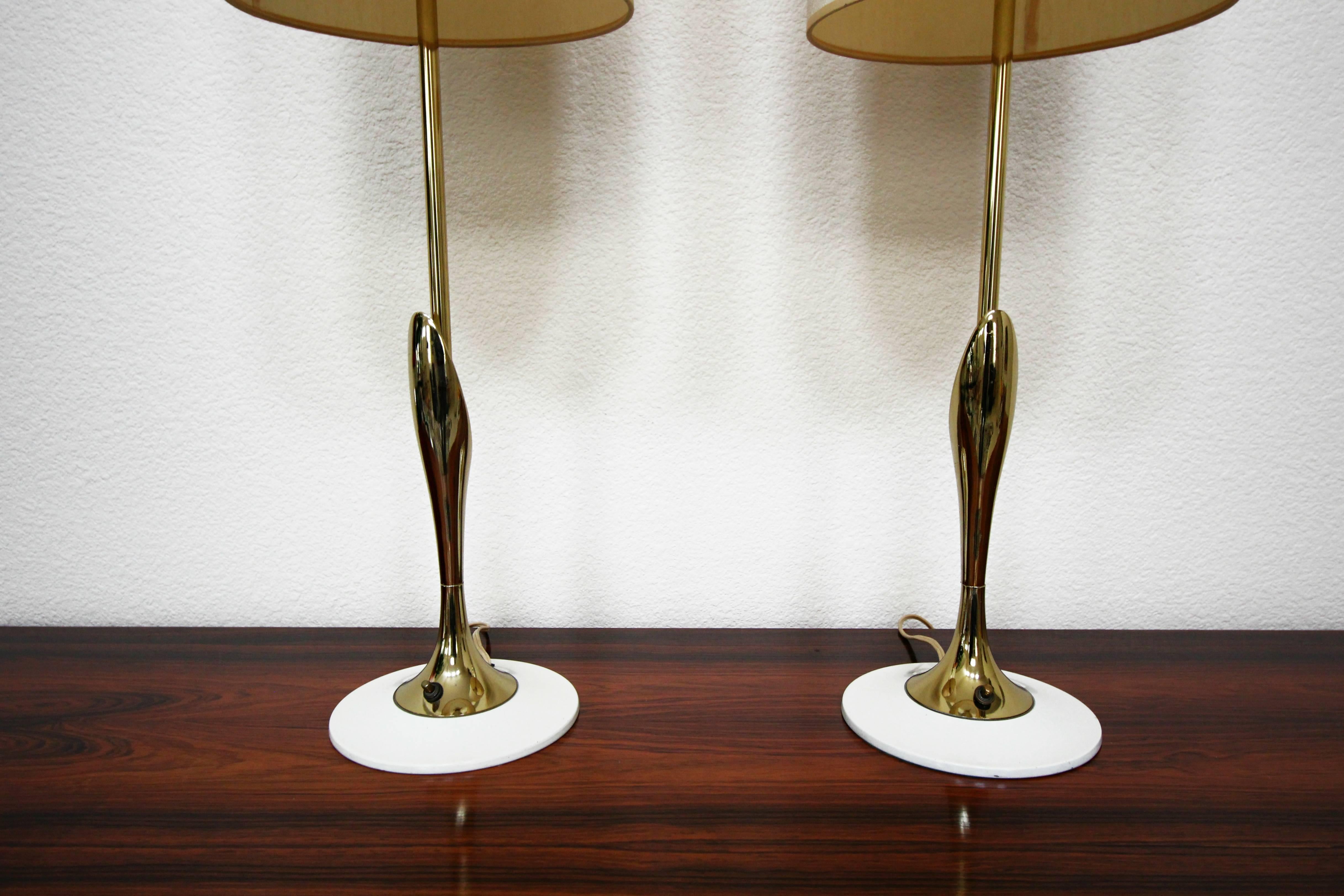 Pair of Midcentury Sculptural Brass Lamps by Laurel Lamp Company In Excellent Condition In Las Vegas, NV