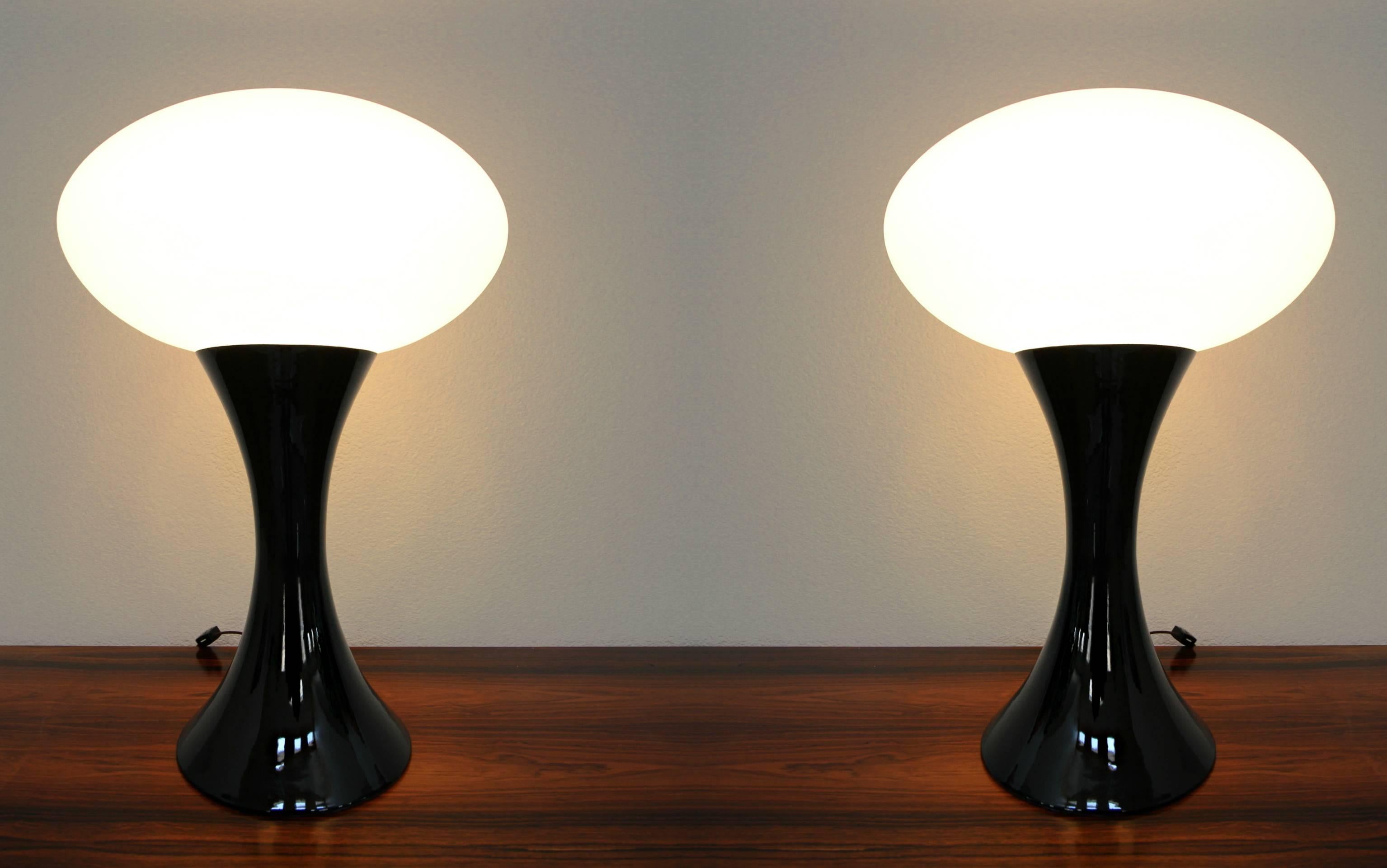 20th Century Pair of Midcentury Italian Black Ceramic and Porcelain Table Lamps