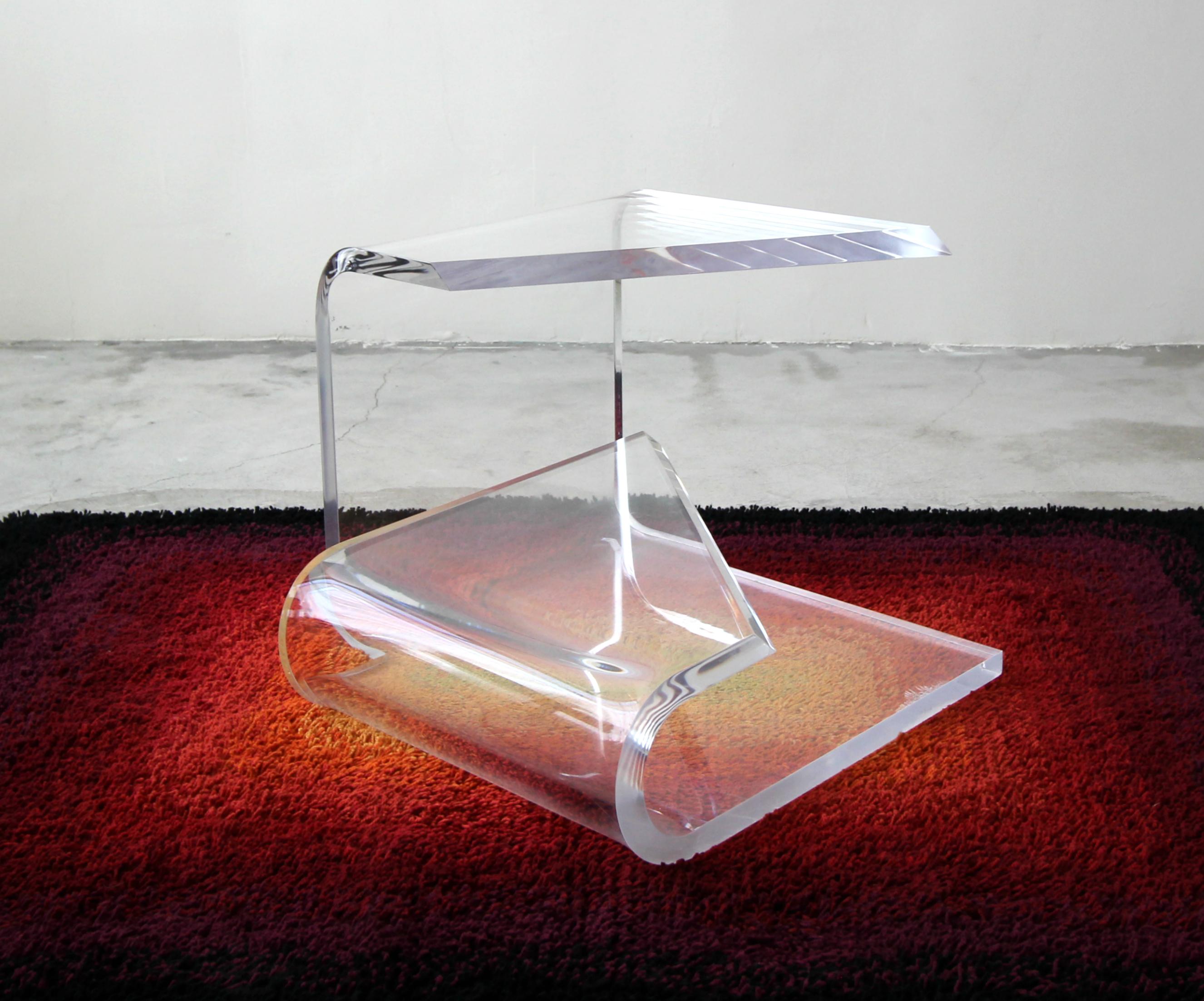 Two-Tier Thick Lucite Midcentury Table After Karl Springer In Excellent Condition In Las Vegas, NV