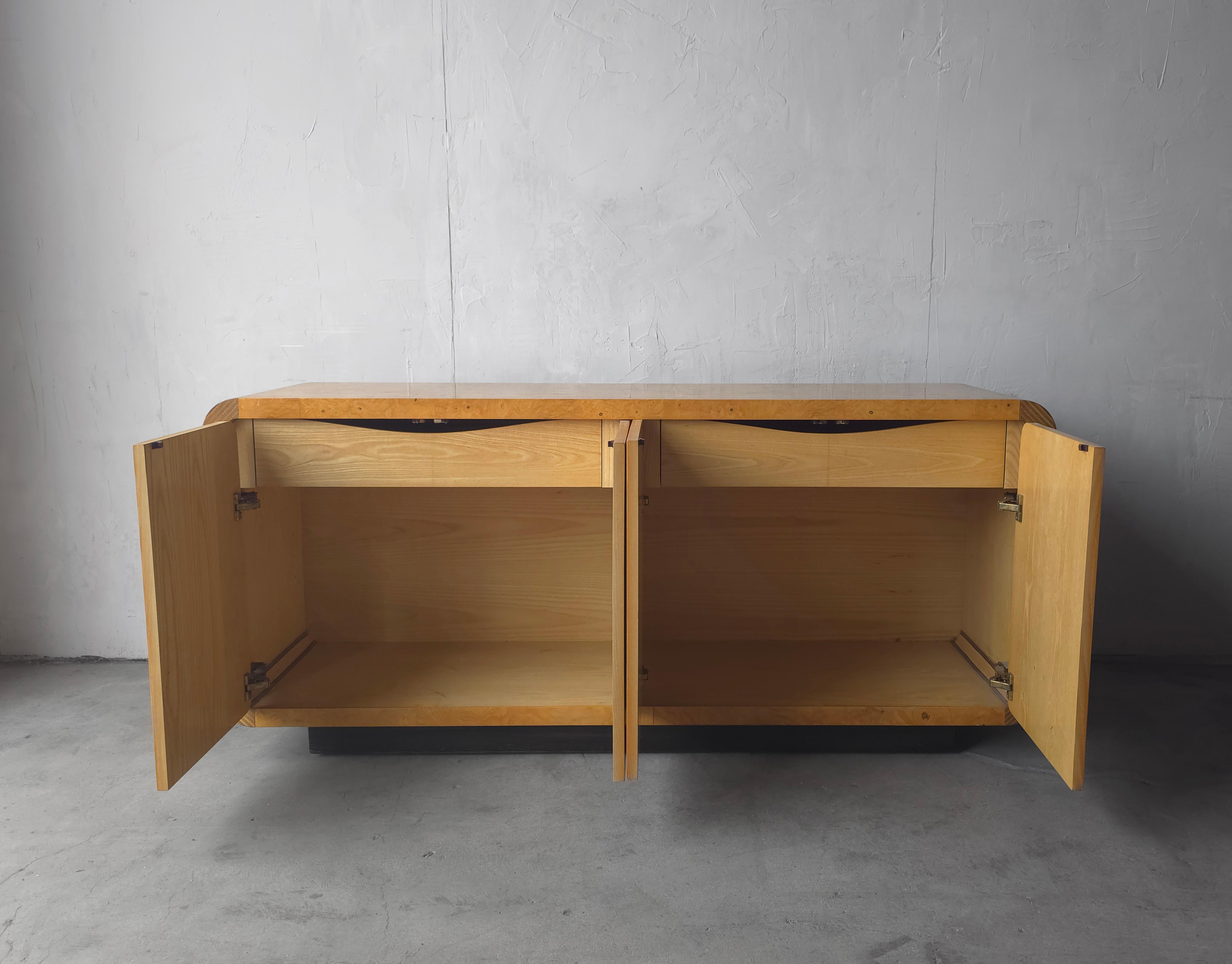 Mid-Century moderno Credenza Henredon Scene II Burl Waterfall in vendita