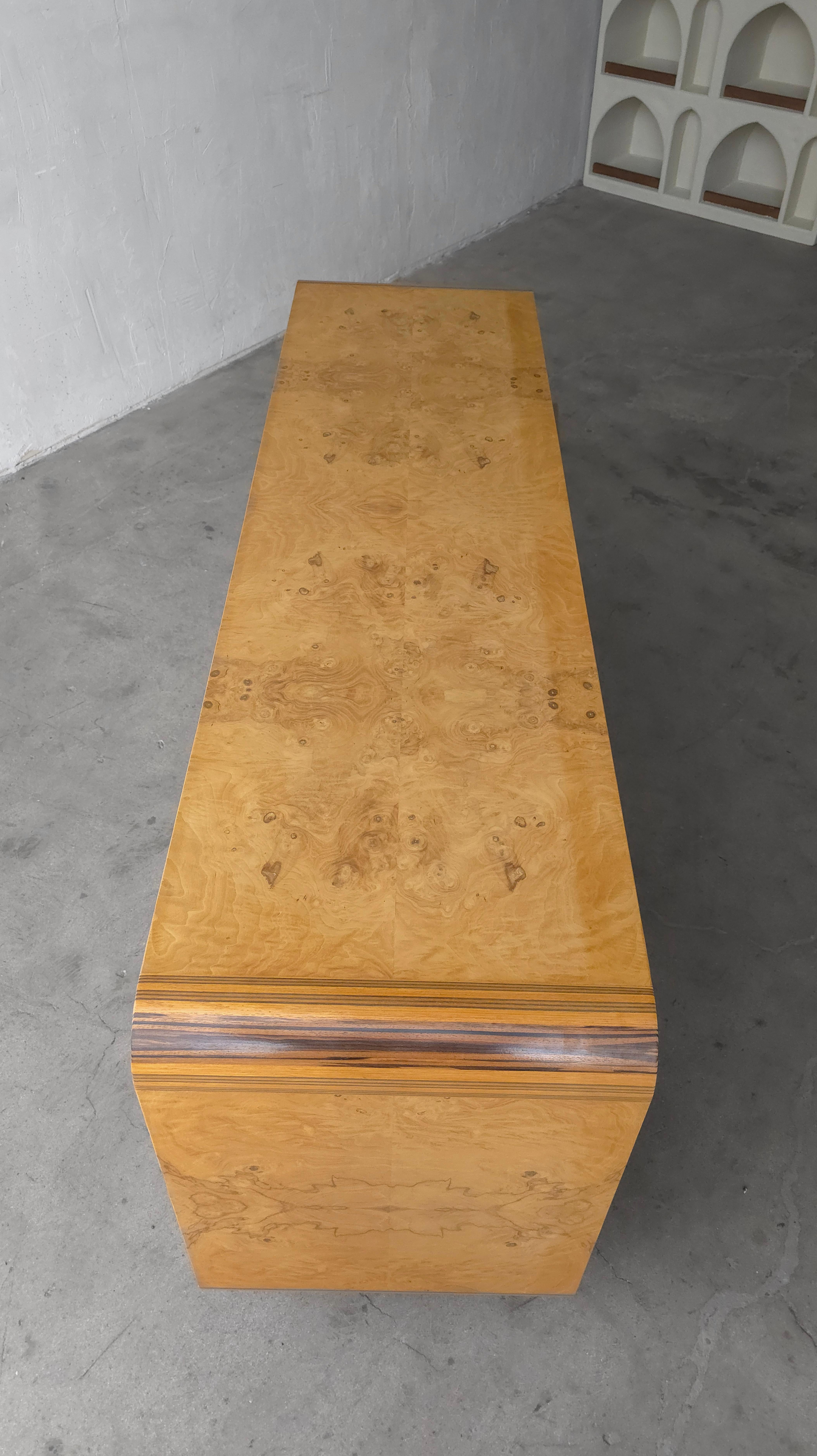 Macassar Credenza Henredon Scene II Burl Waterfall in vendita
