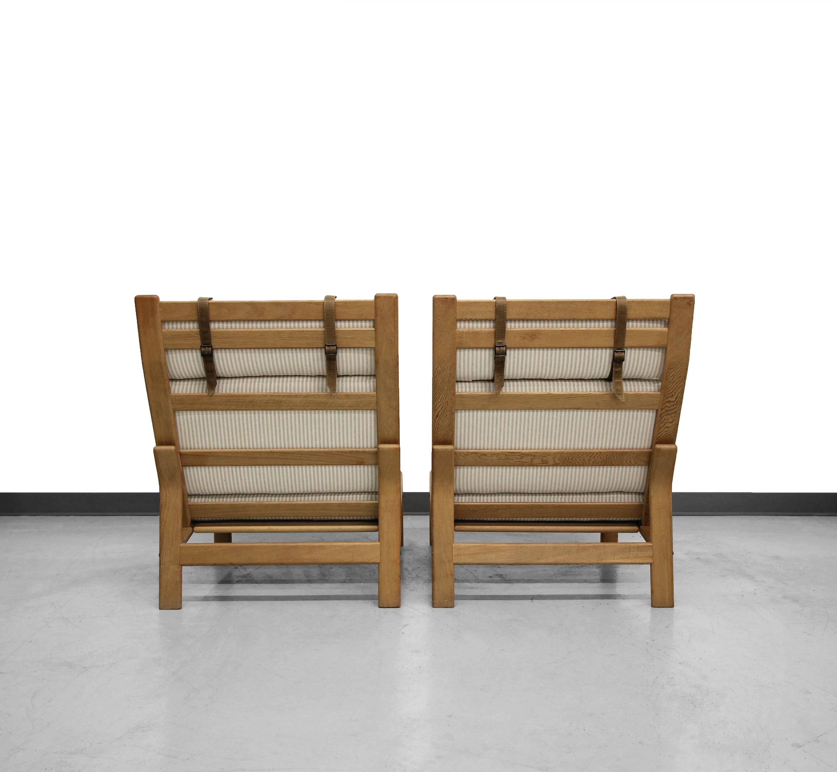 20th Century Pair of Oversized Danish Lounge Chairs by Komfort Design