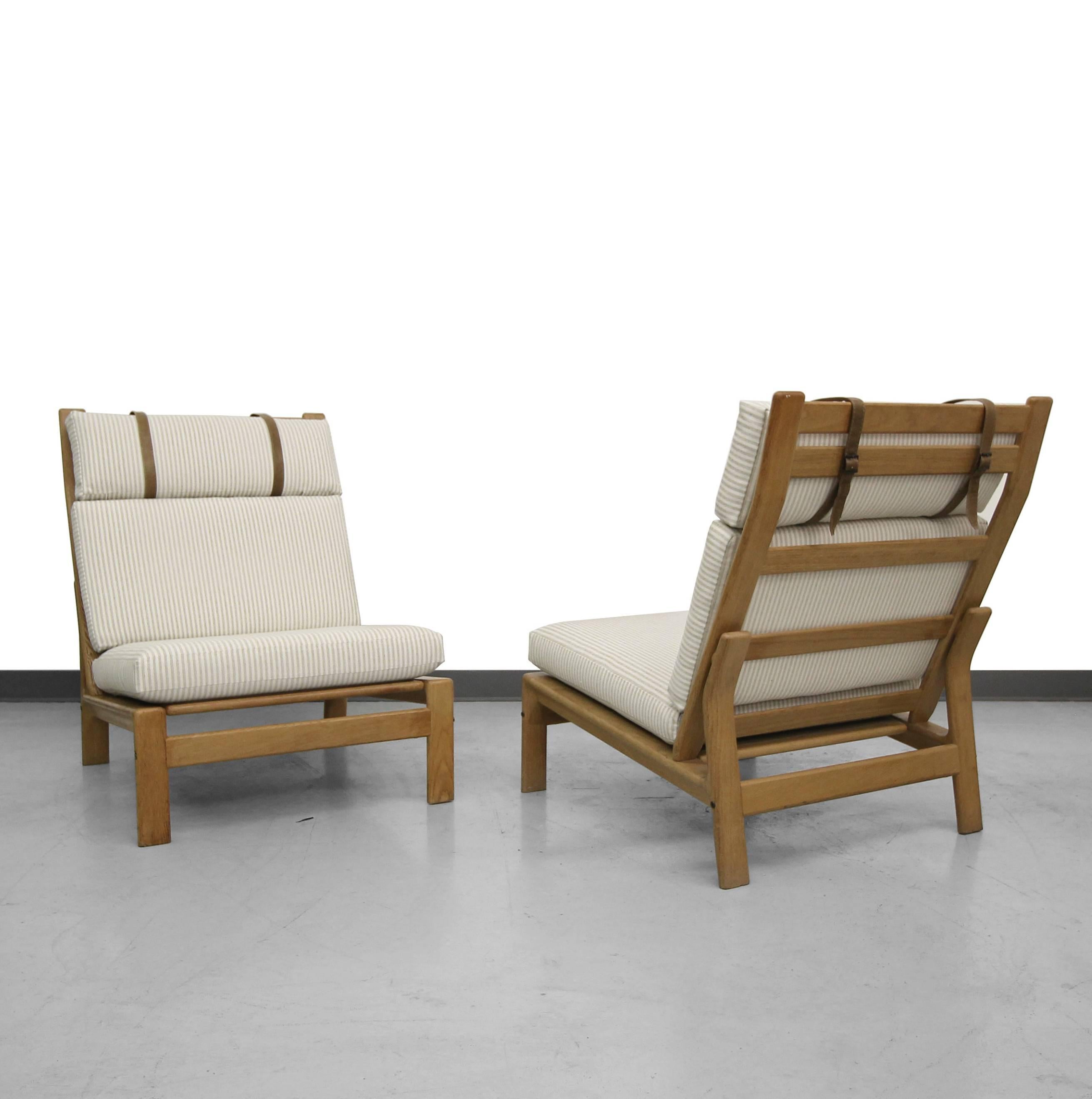 Pair of Oversized Danish Lounge Chairs by Komfort Design In Excellent Condition In Las Vegas, NV