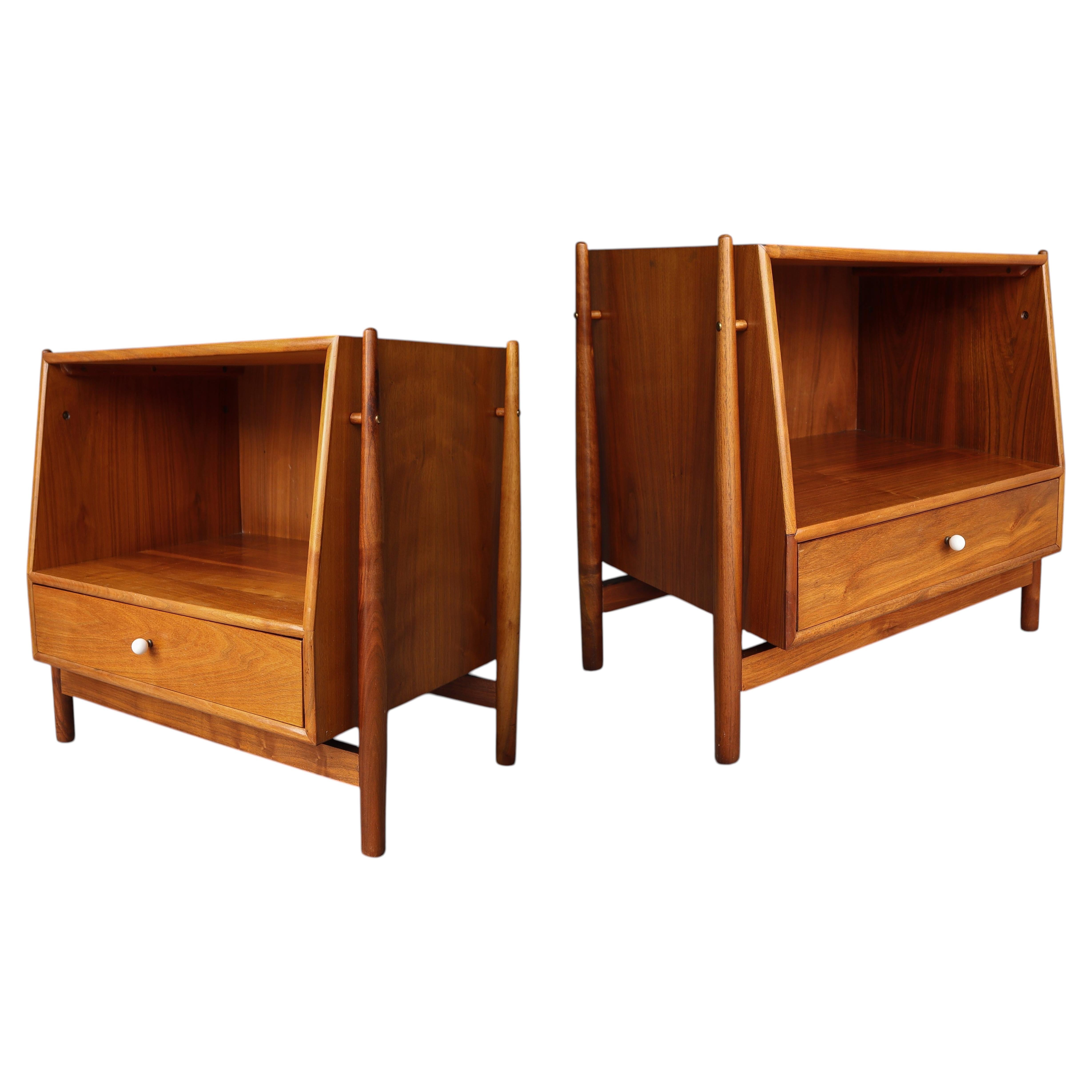 Pre-owned Drexel Pair Of Declaration Nightstands By Kipp Stewart For  In Brown