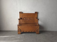 Panca da ingresso in rovere intagliato in stile Arts and Crafts d’epoca con vano portaoggetti