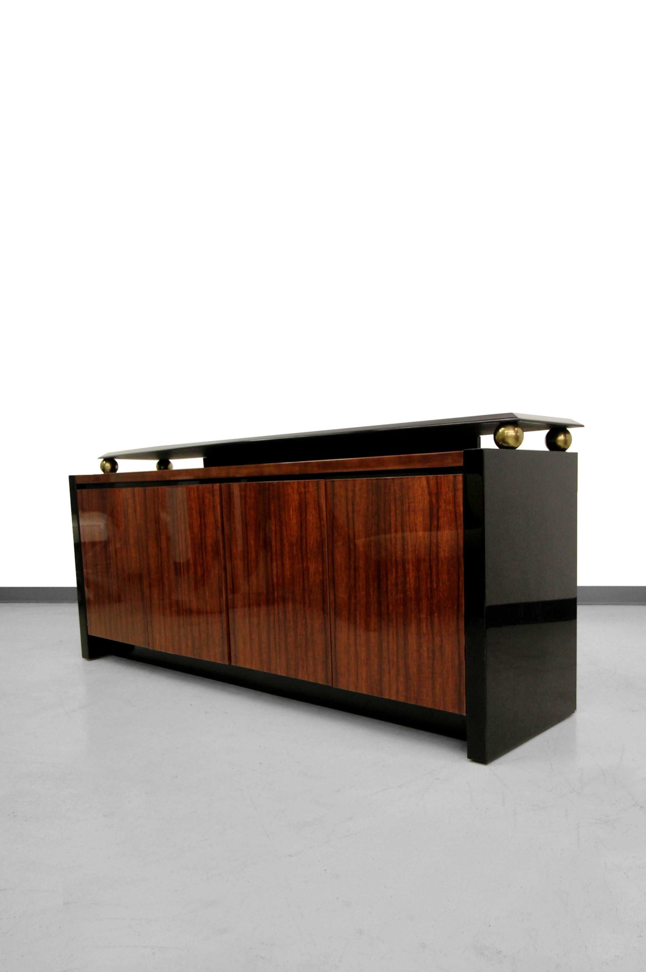 Black Lacquer and Koa Wood Credenza by Henredon In Excellent Condition In Las Vegas, NV