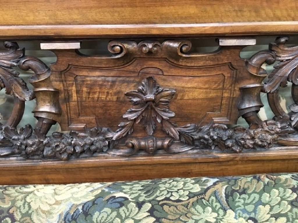 Huge and Incredibly Carved Walnut Hall Bench or Settee with Female Faces For Sale 4