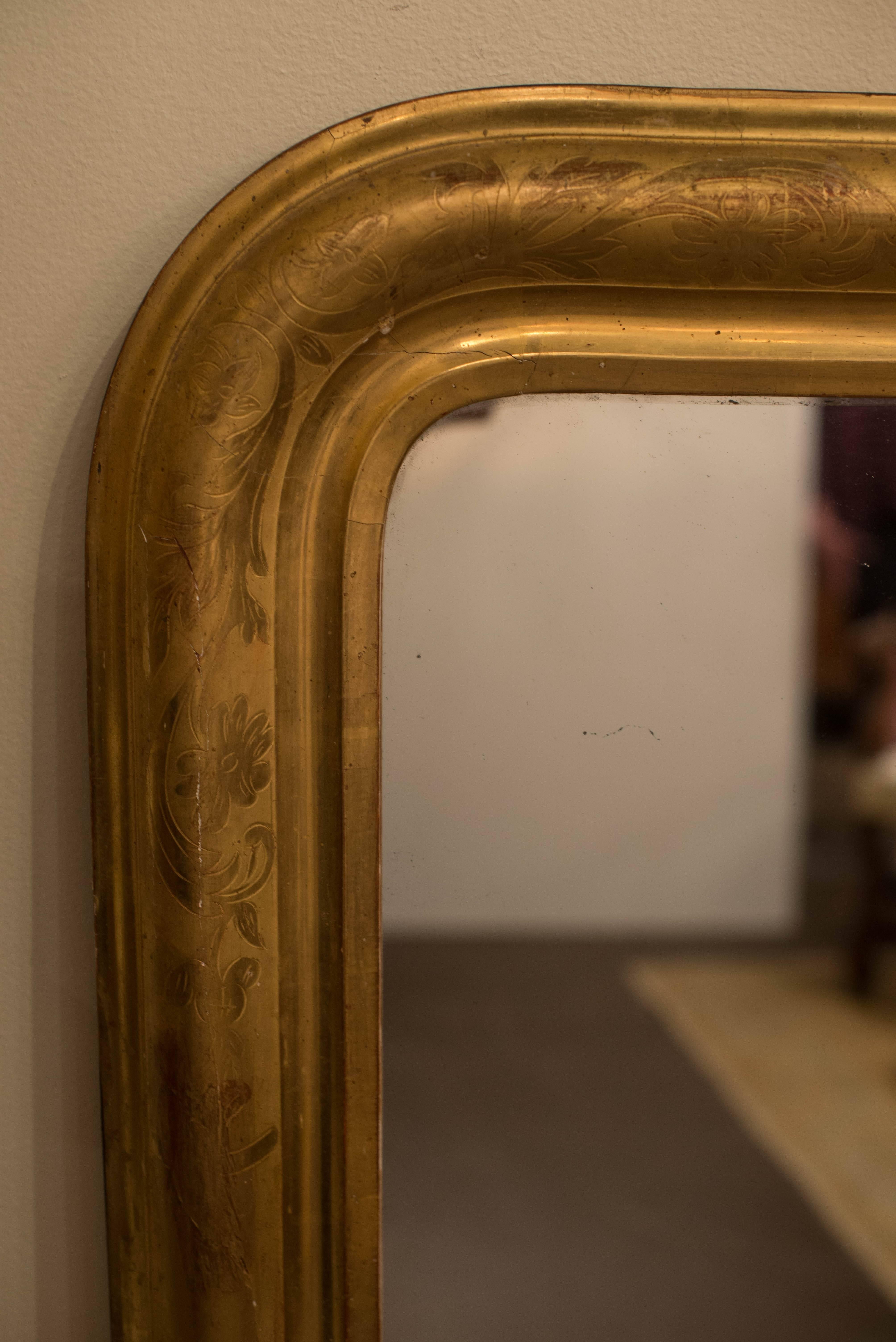 This Louis Philippe Giltwood Mirror features a moulded surround with a lovely foliate design.
