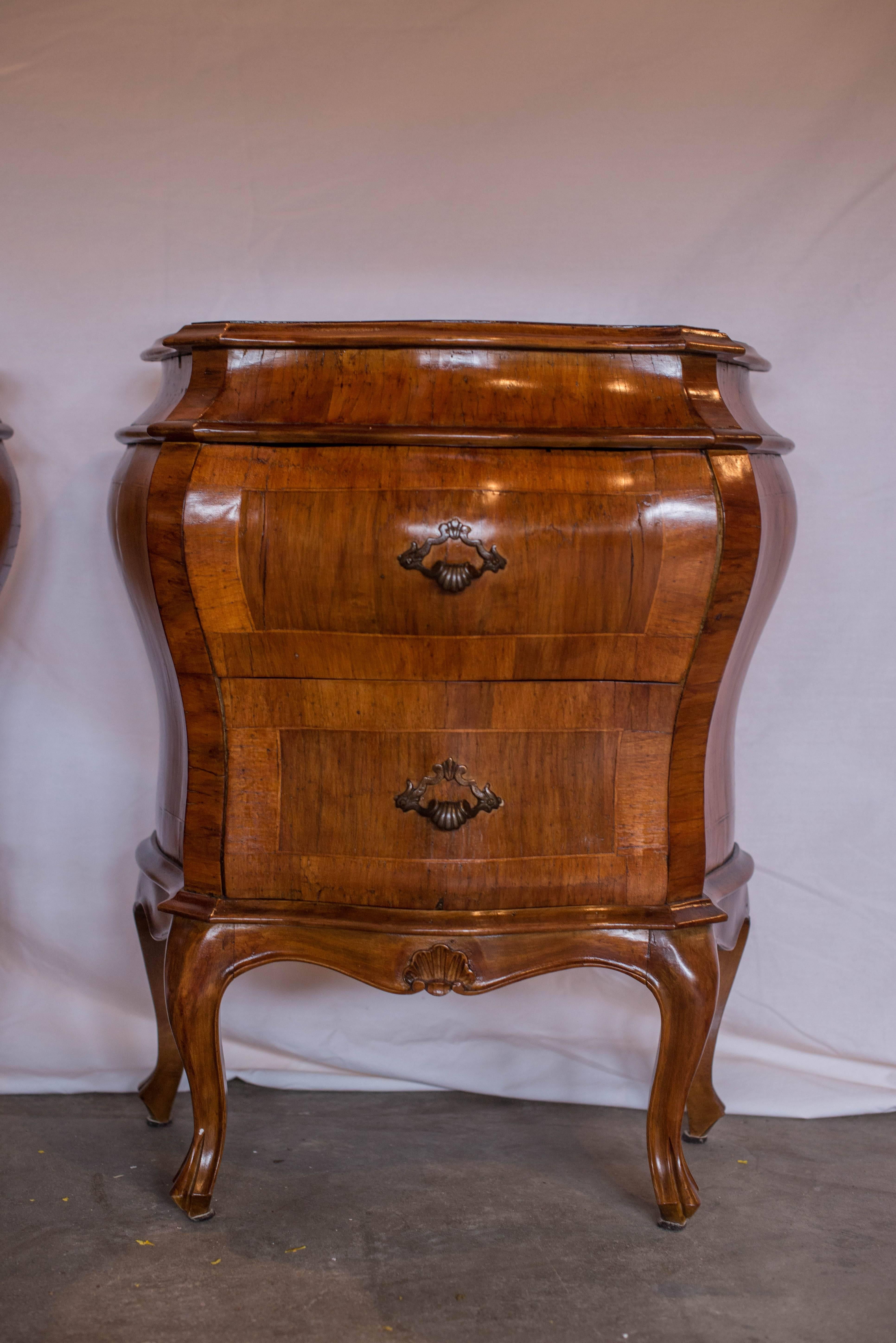 Pair of 20th Century Italian Olive Wood Bombe Commodes or Side Tables In Excellent Condition In Nashville, TN