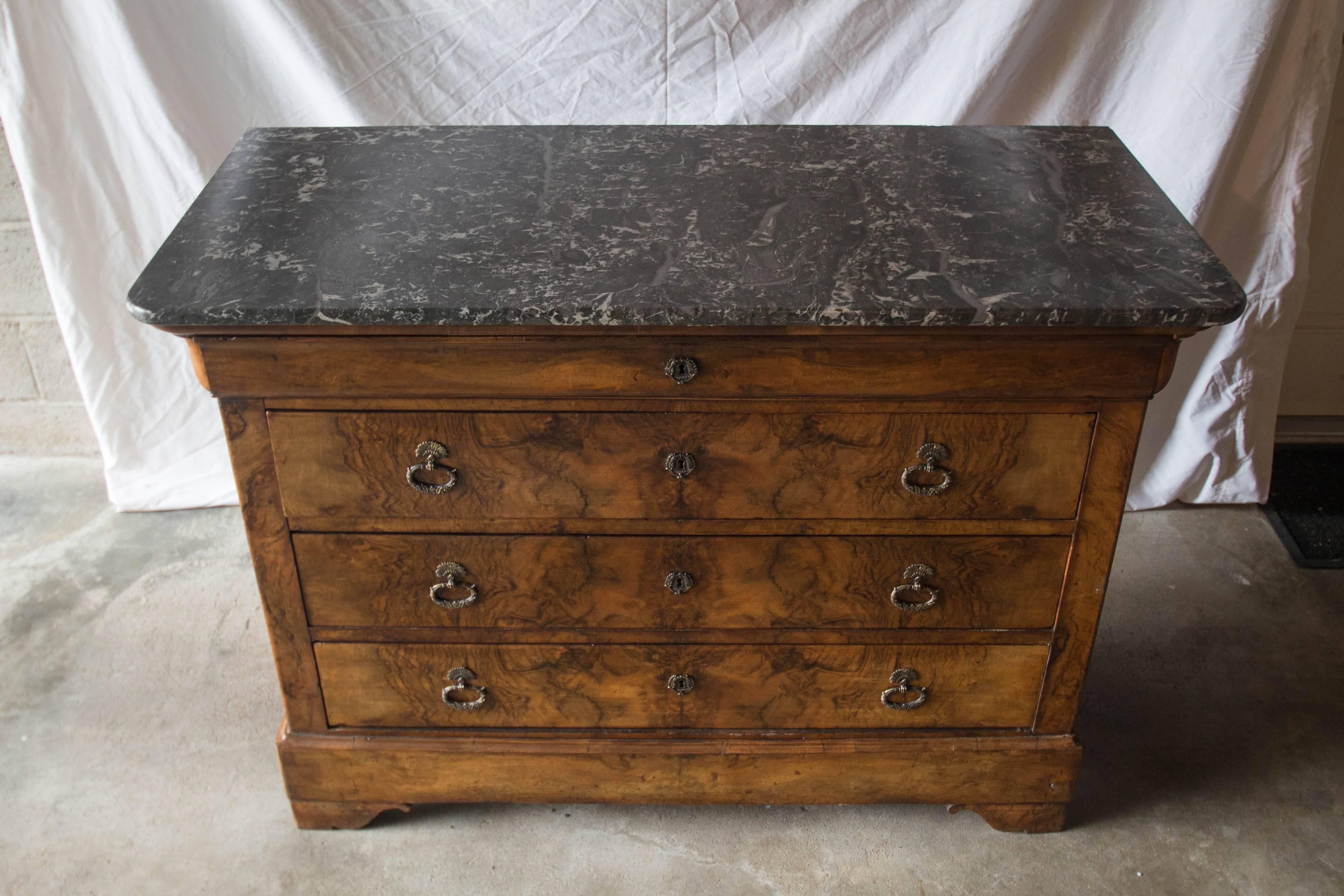 19th Century Louis Philippe Walnut Commode In Excellent Condition In Nashville, TN