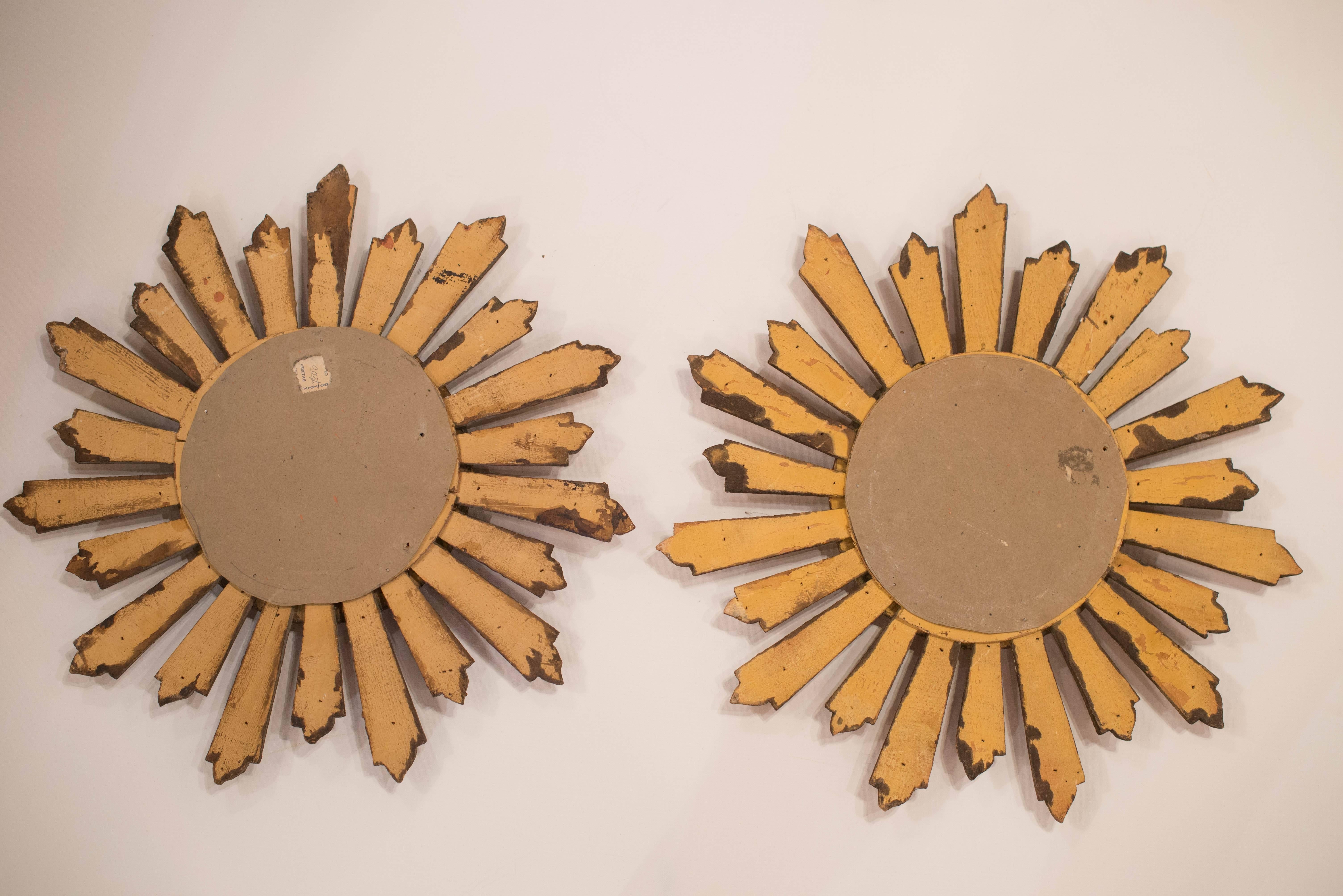 Pair of Italian Giltwood Sunburst Mirrors 4