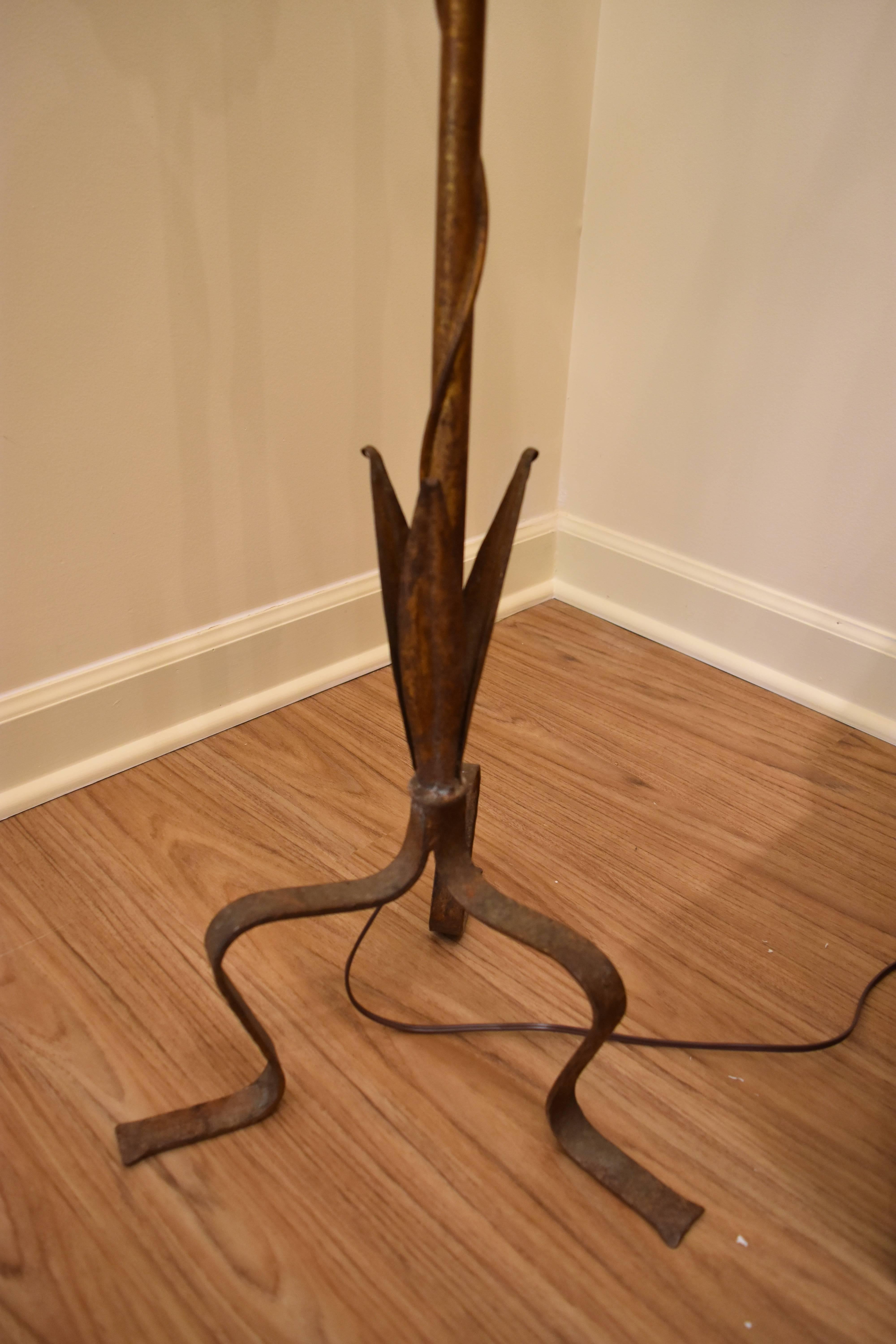 Early 20th Century Pair of Iron Floor Lamps from Barcelona In Excellent Condition In Nashville, TN