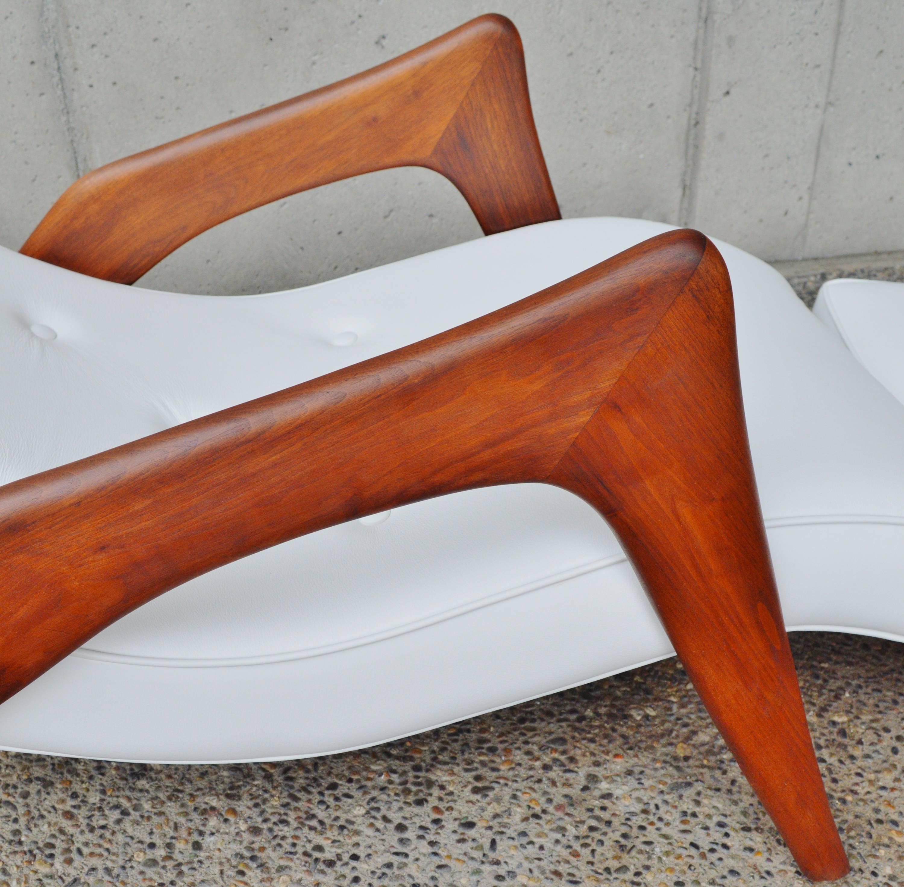 Mid-20th Century Rare Grasshopper Chaise and Ottoman, White Leather by Adrian Pearsall