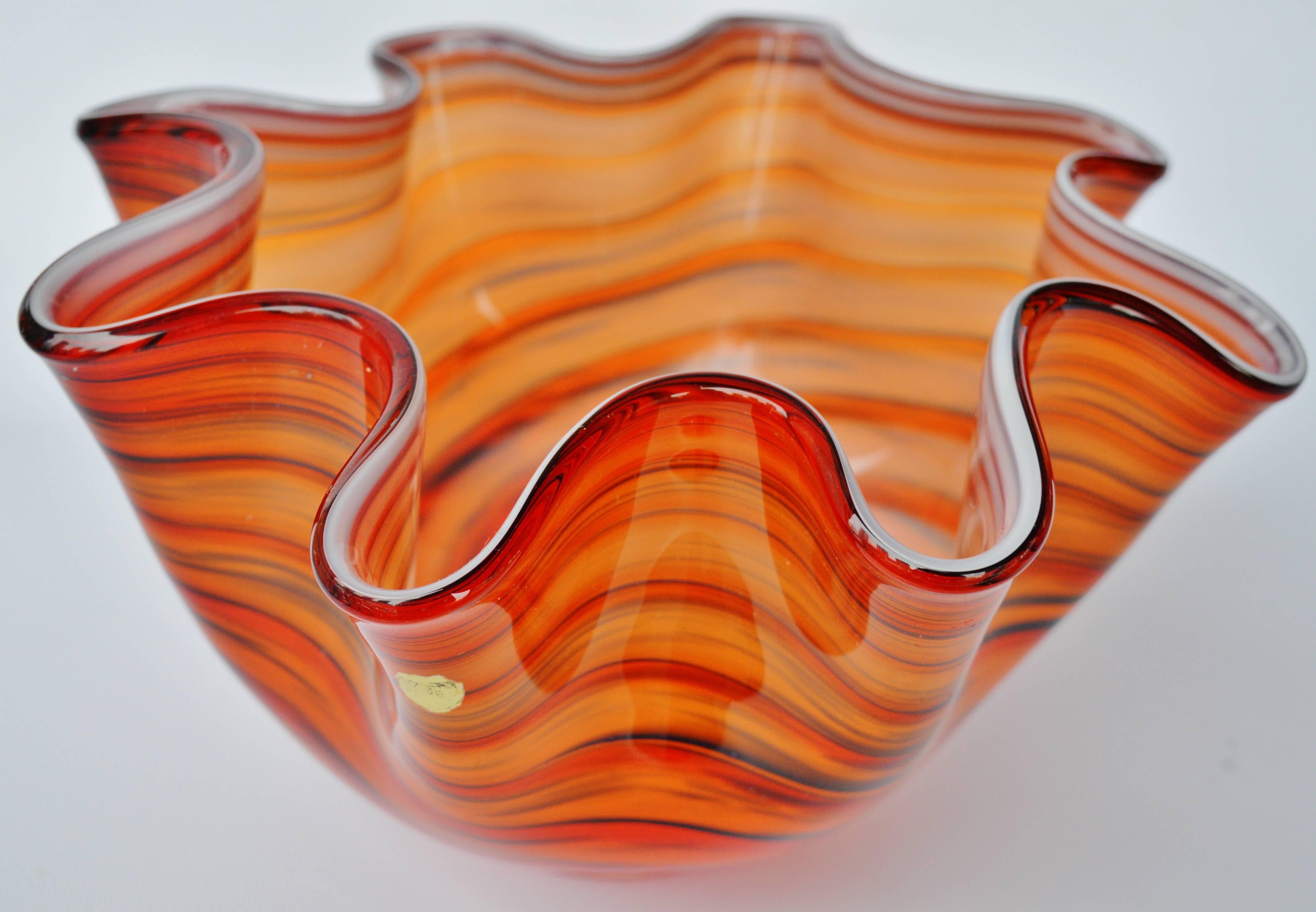 Stunning Murano Glass Handkerchief Bowl 1