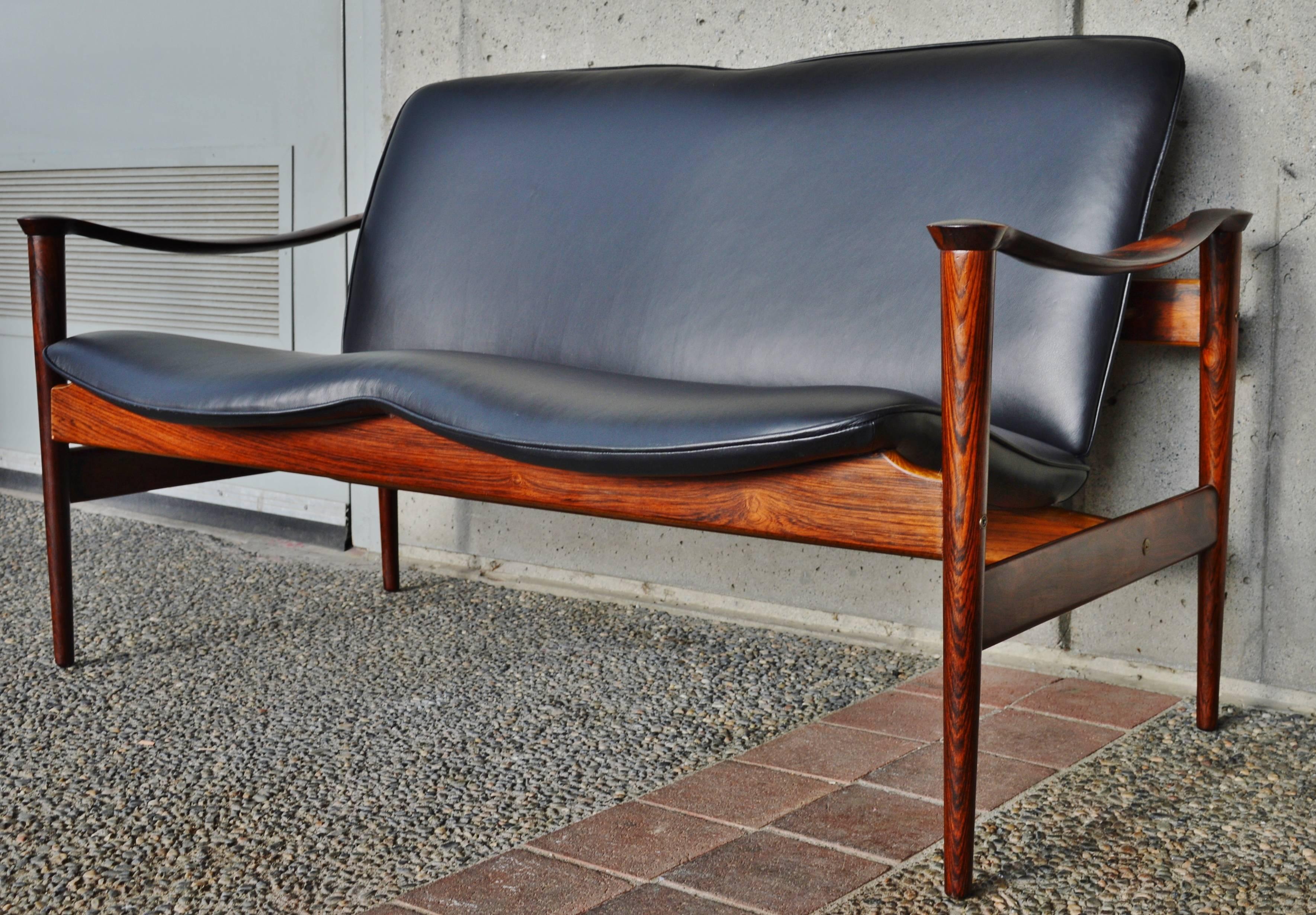 Scandinavian Modern Impeccable Fredrik Kayser Rosewood Loveseat / Sofa New Black Leather