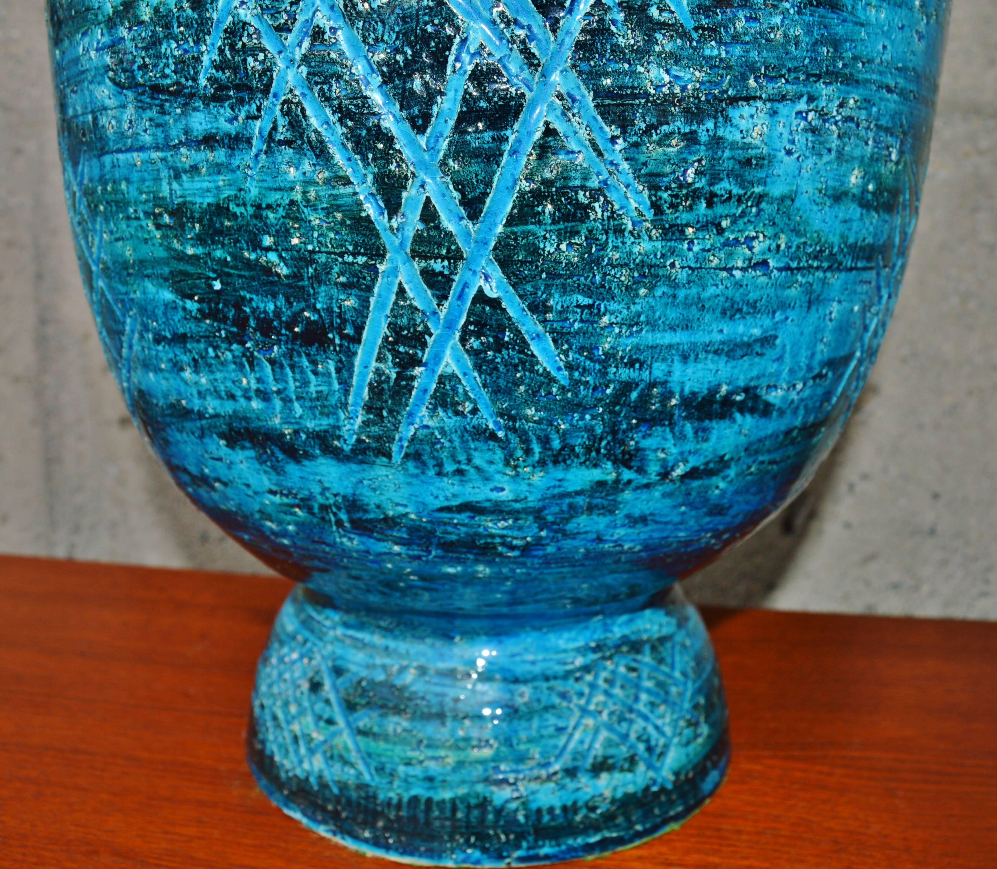 Mid-Century Modern Aldo Londi for Bitossi Rimini Blue Sgraffito Ceramic Lamp