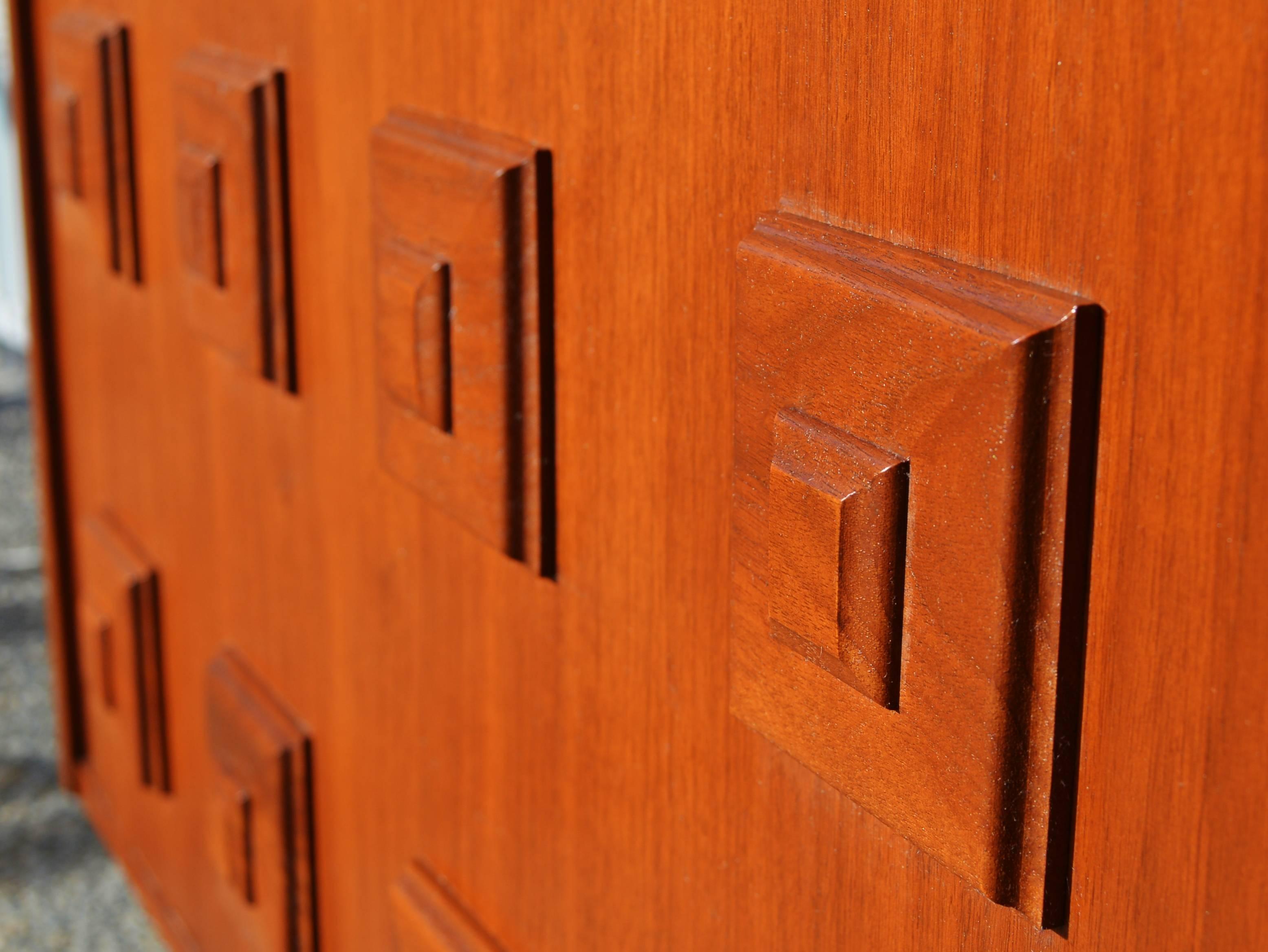 American Fab Mad Men Walnut Swivel Open Bar Cabinet, Stacked Squares Molding Detail
